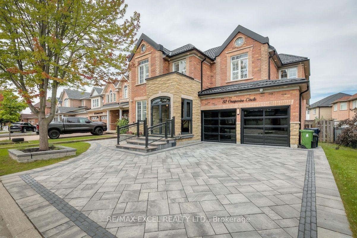 32 Grapevine Circle, Toronto, On M1x 1x5