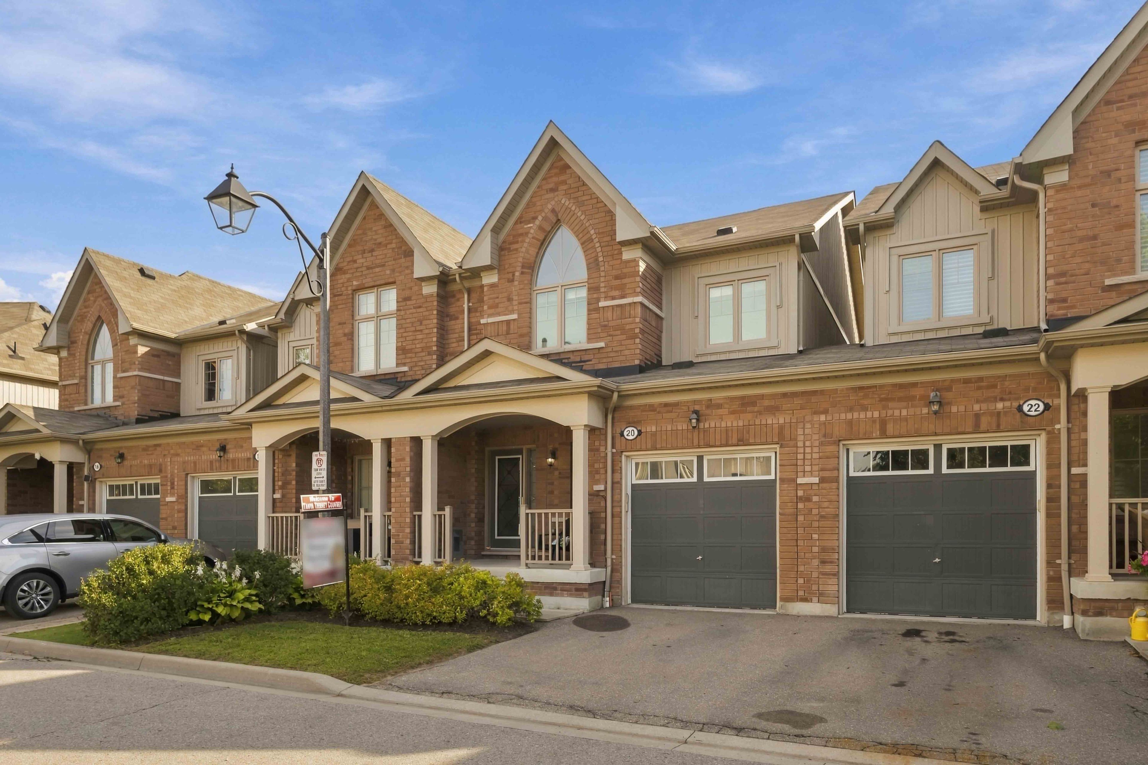 20 Lambdon Way, Whitby, On L1m 0l3