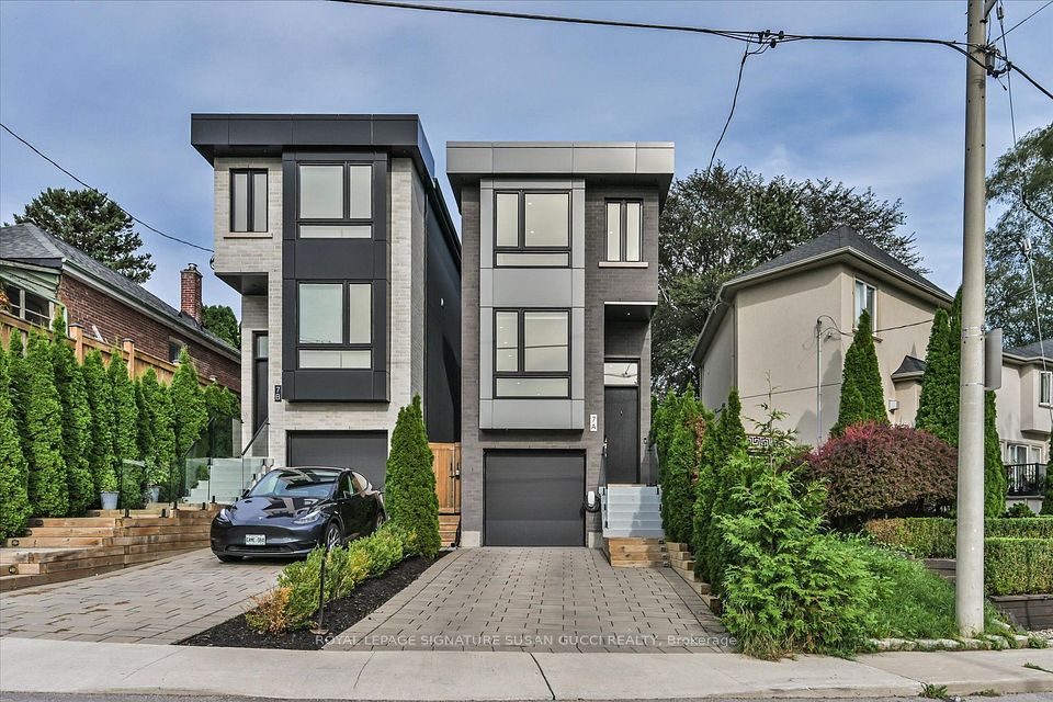 7a Everett Crescent, Toronto, On M4c 4p3