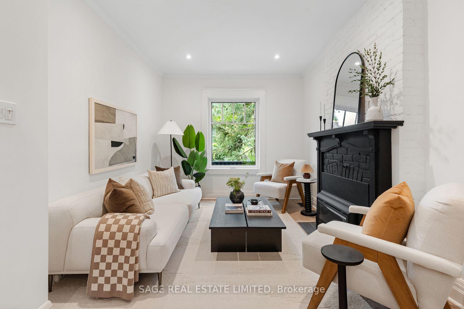 11 Bertmount Avenue, Toronto, On M4m 2x8