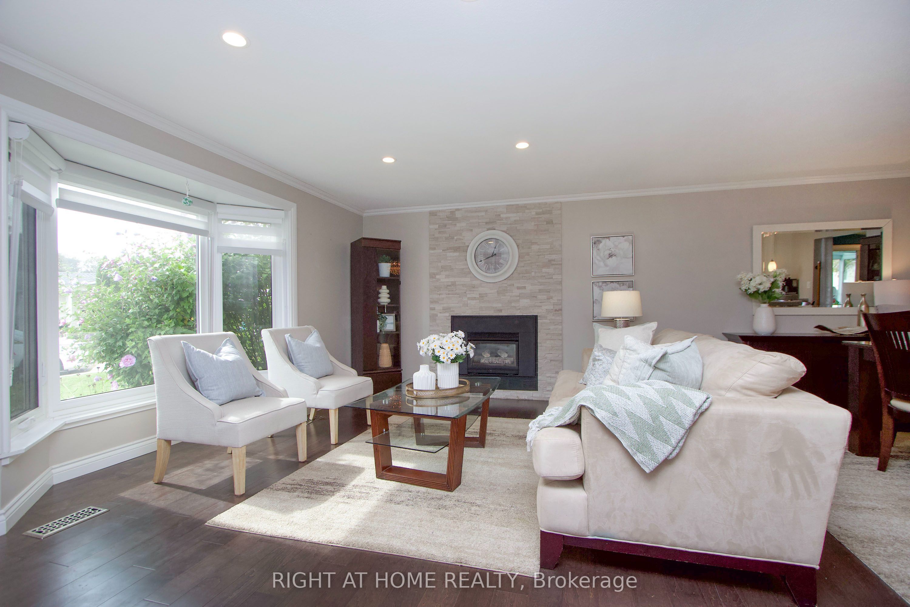 13 Cornerbrook Court, Clarington, On L1b 1b7