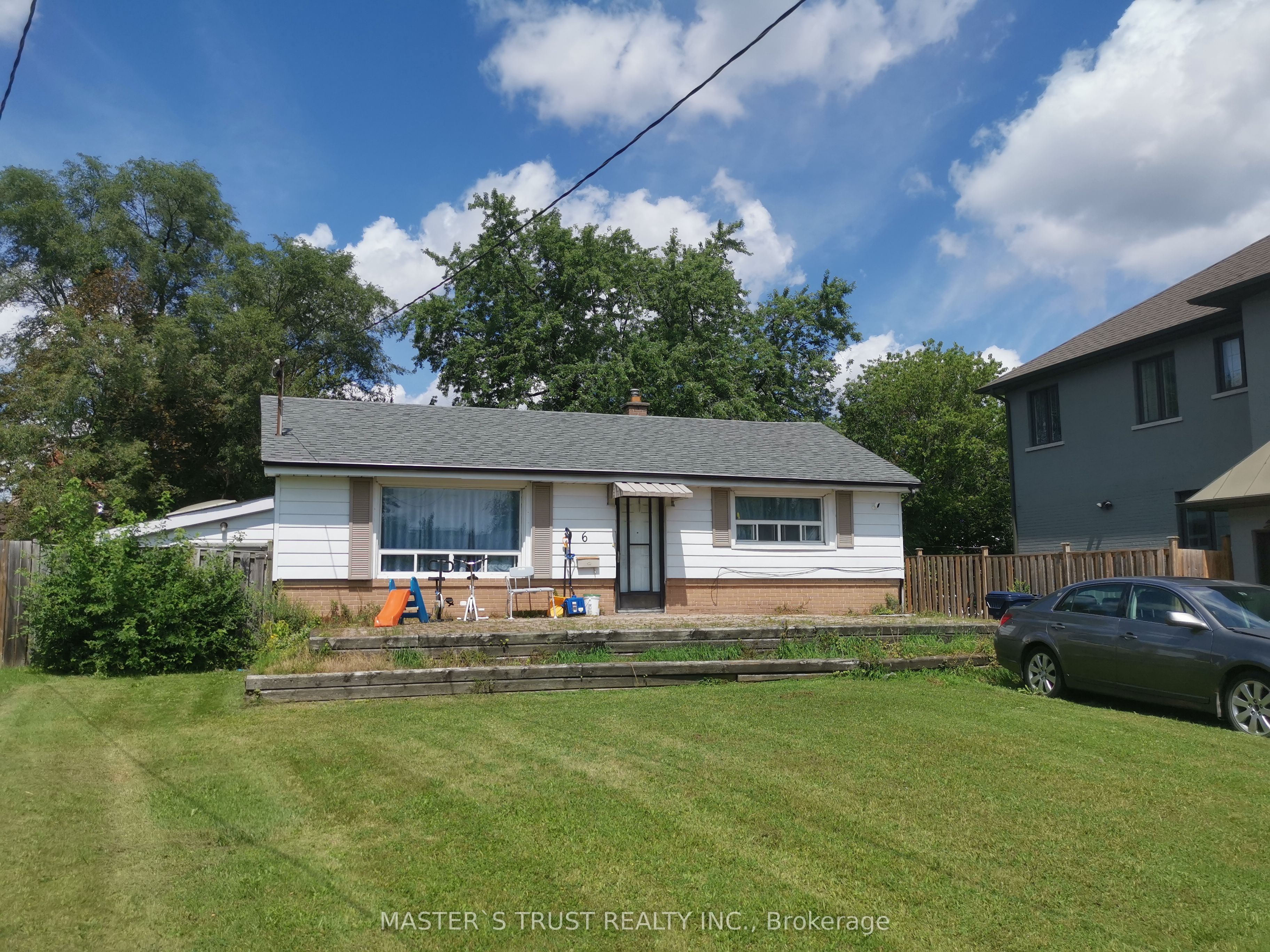 6 Cross Hill Road, Toronto, On M1t 3e4