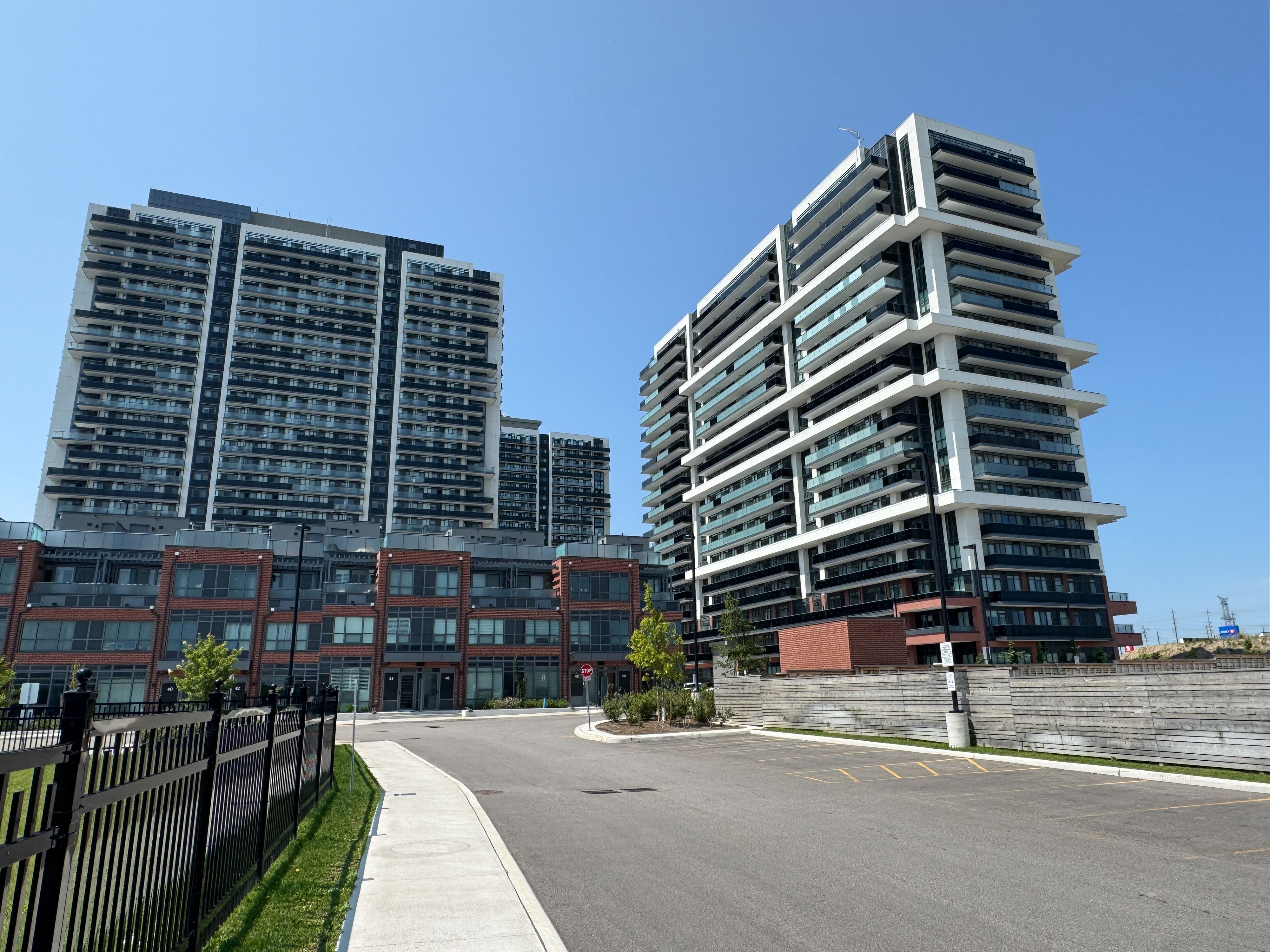 2545 Simcoe Street N 924, Oshawa, On L1l 0w3