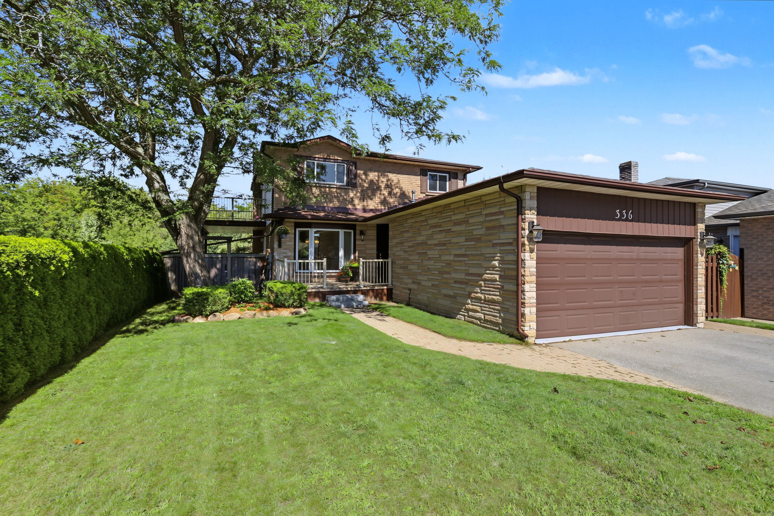 336 Gothic Court, Oshawa, On L1g 7j2