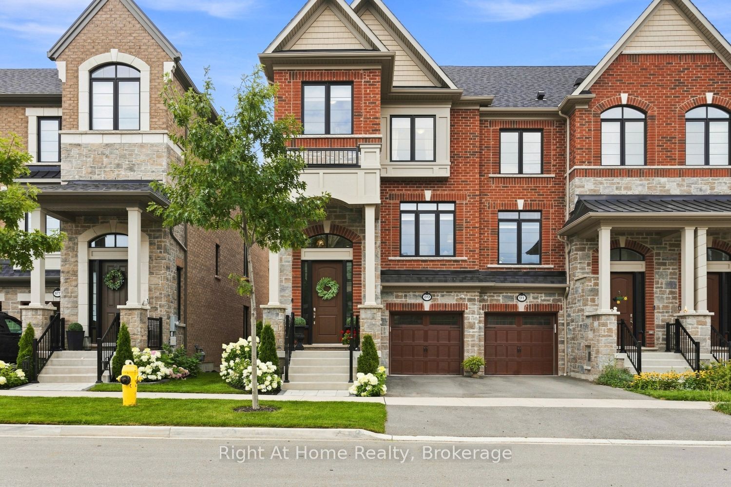 89 Elkington Crescent, Whitby, On L1p 0l7
