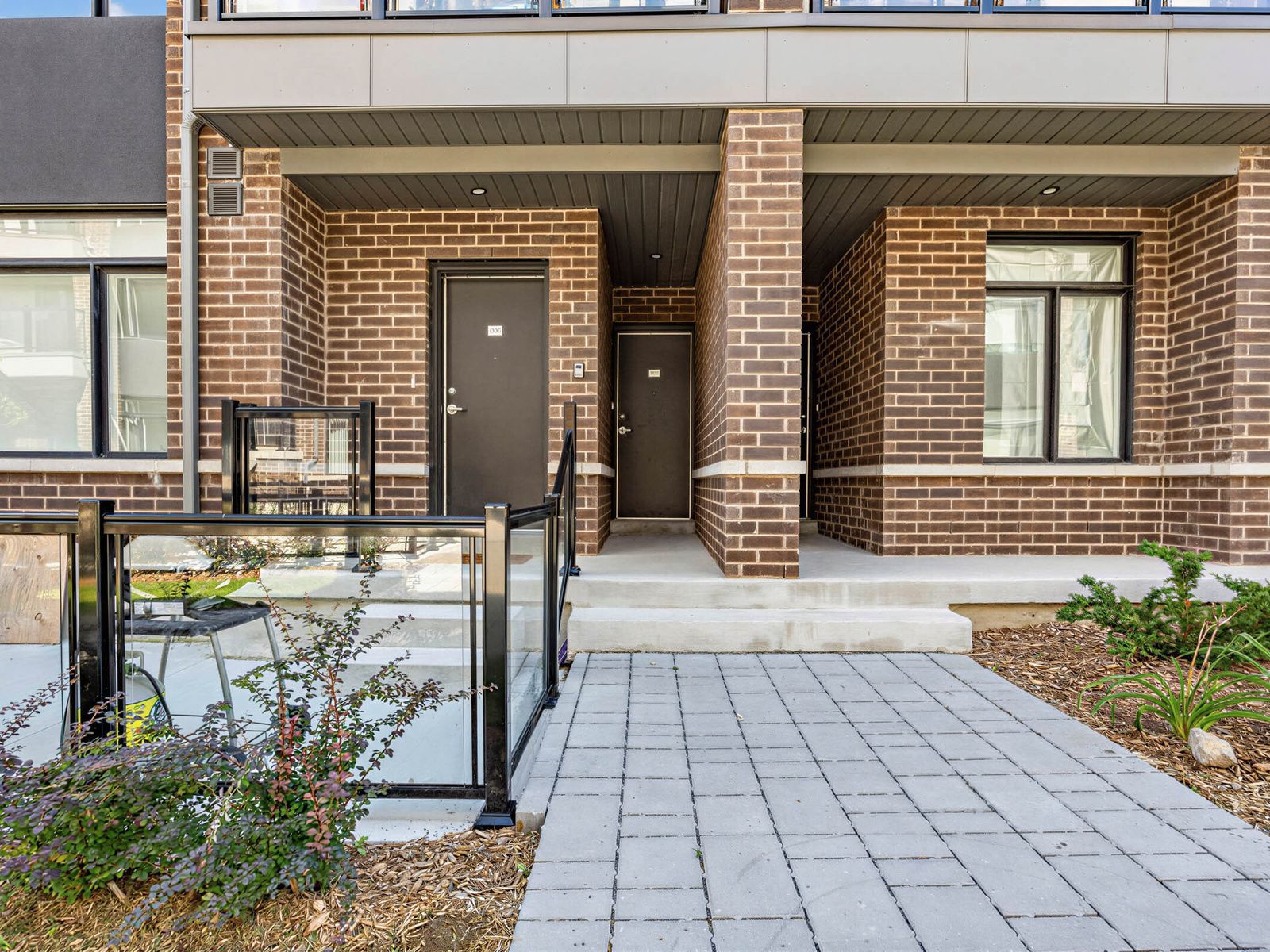 1695 Dersan Street 1310, Pickering, On L1x 0s9