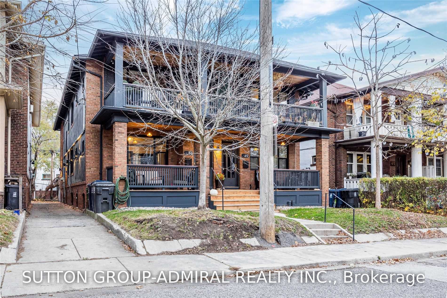 49 Wineva Avenue Upper, Toronto, On M4e 2t1