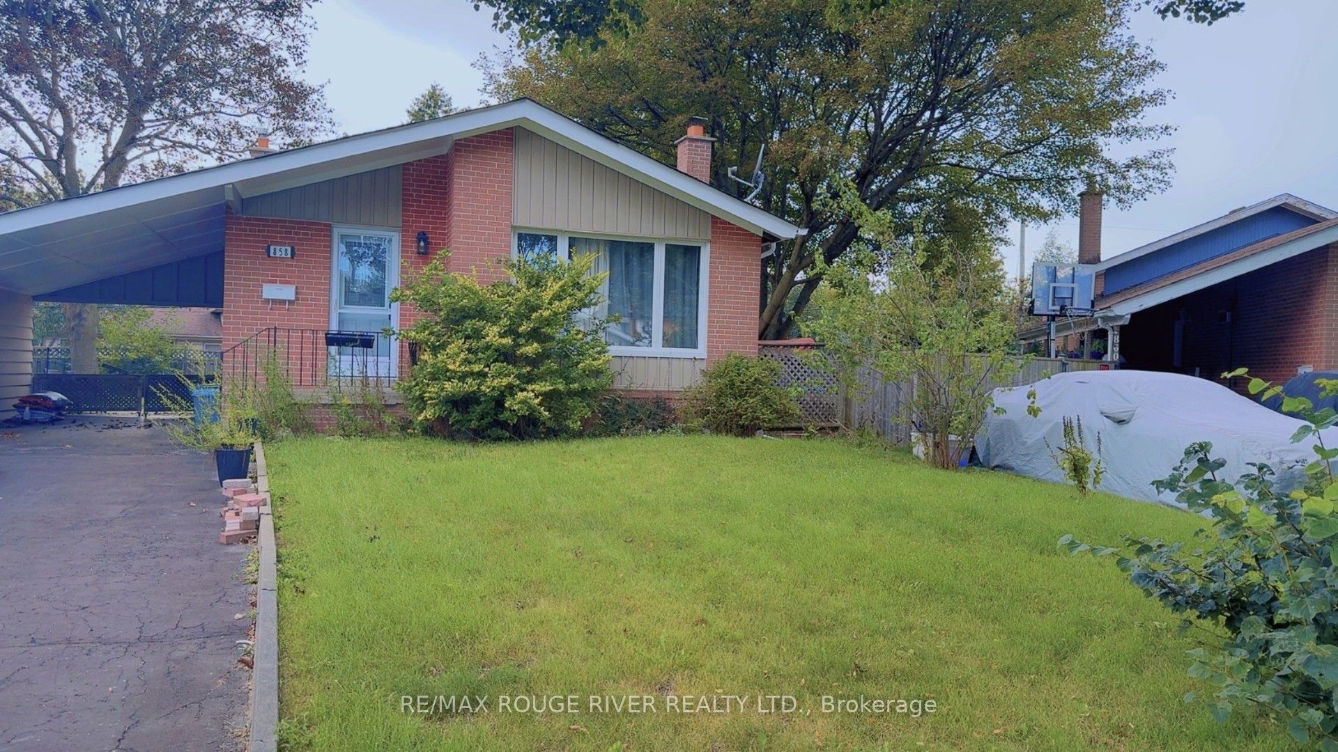 858 Chapleau Drive, Pickering, On L1w 1p4