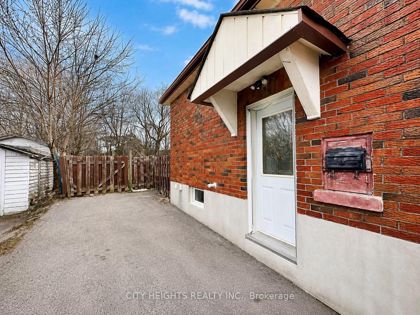 433 Crerar Avenue Lower Level, Oshawa, On L1h 2w6