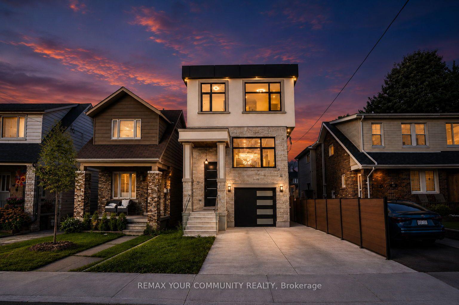 49 Wayland Avenue, Toronto, On M4e 3c8