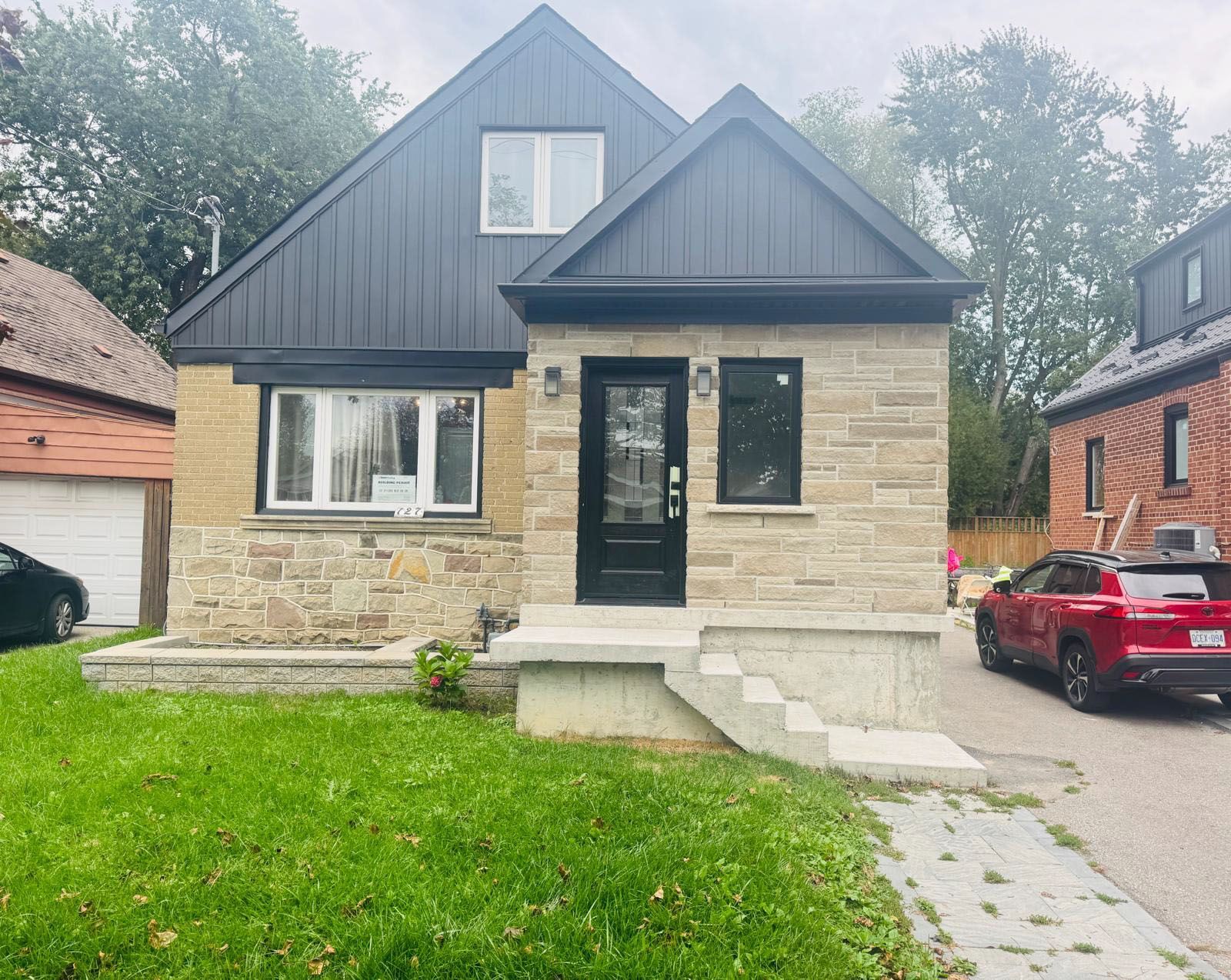 127 Presley Avenue, Toronto, On M1l 3p9