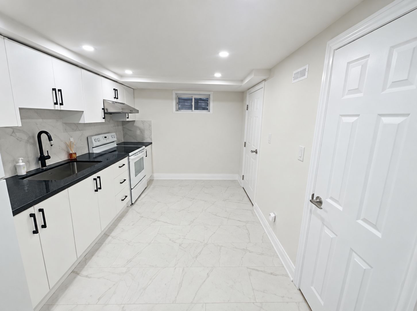 59 Marblemount Crescent Lower, Toronto, On M1t 2h5