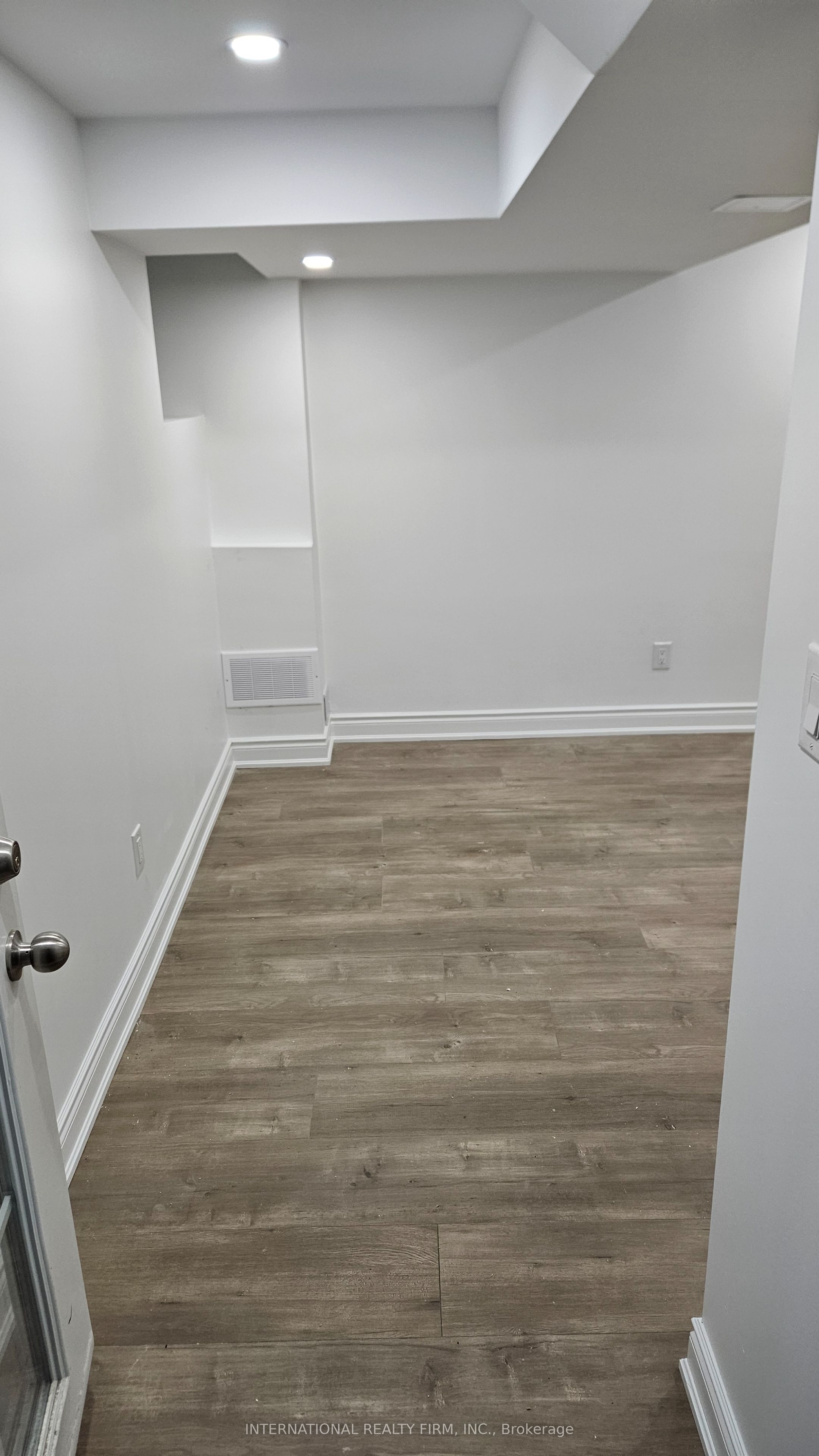 17a Skelton Crescent Bsmnt, Ajax, On L1z 0s2