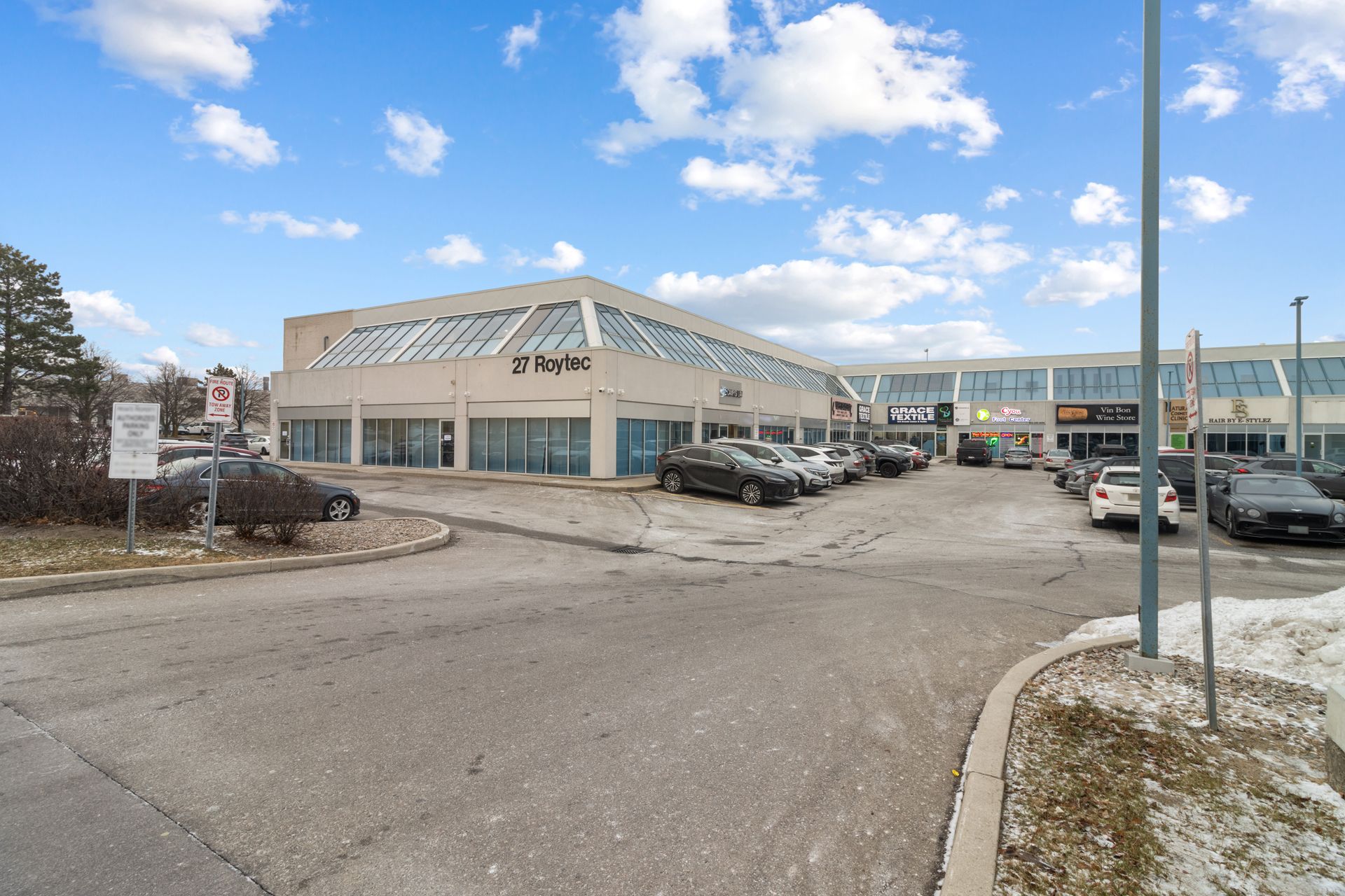 27 Roytec Road 1ce, Vaughan, On L4l 8e3