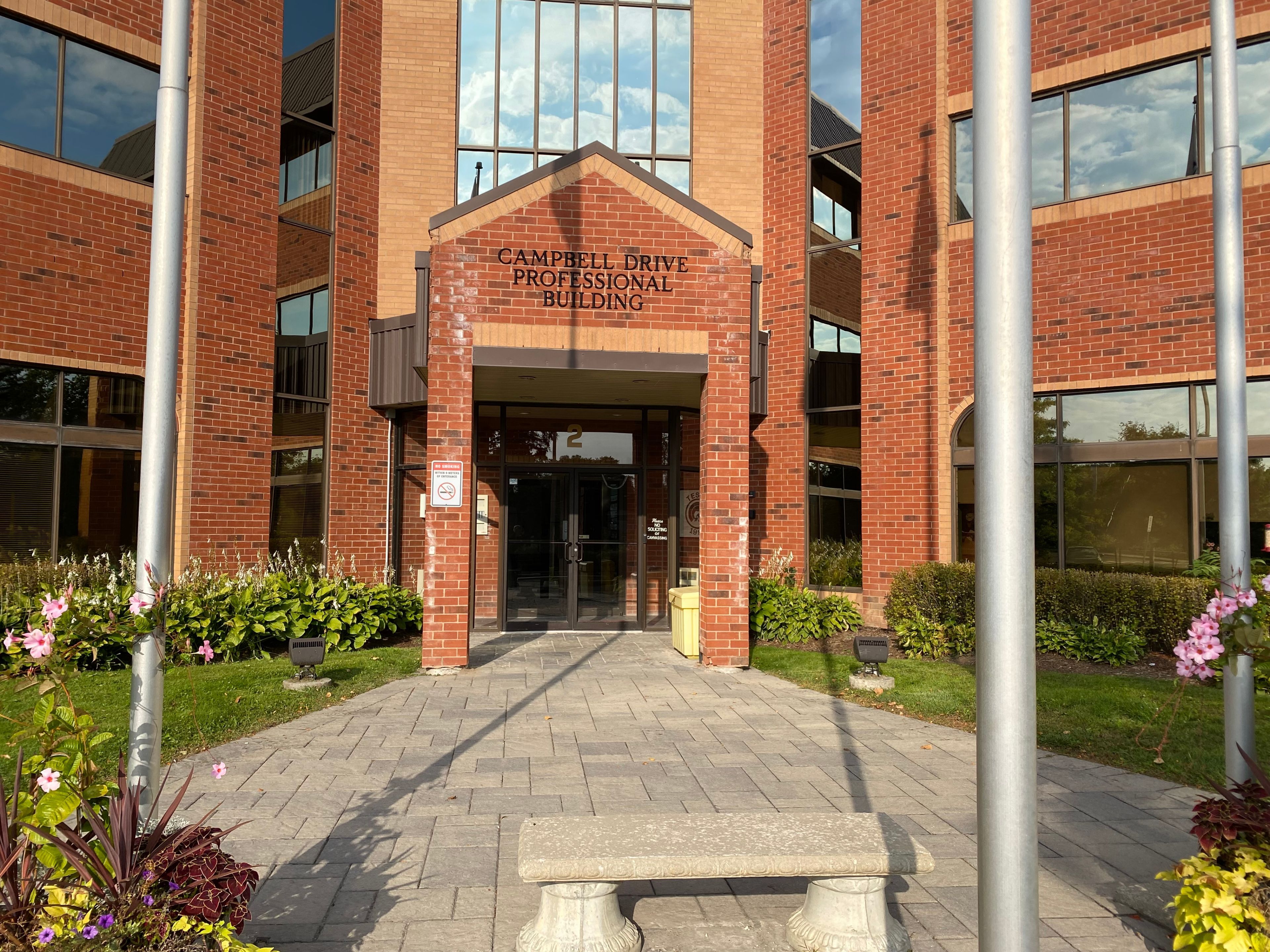 2 Campbell Drive 207, Uxbridge, On L9p 1h6