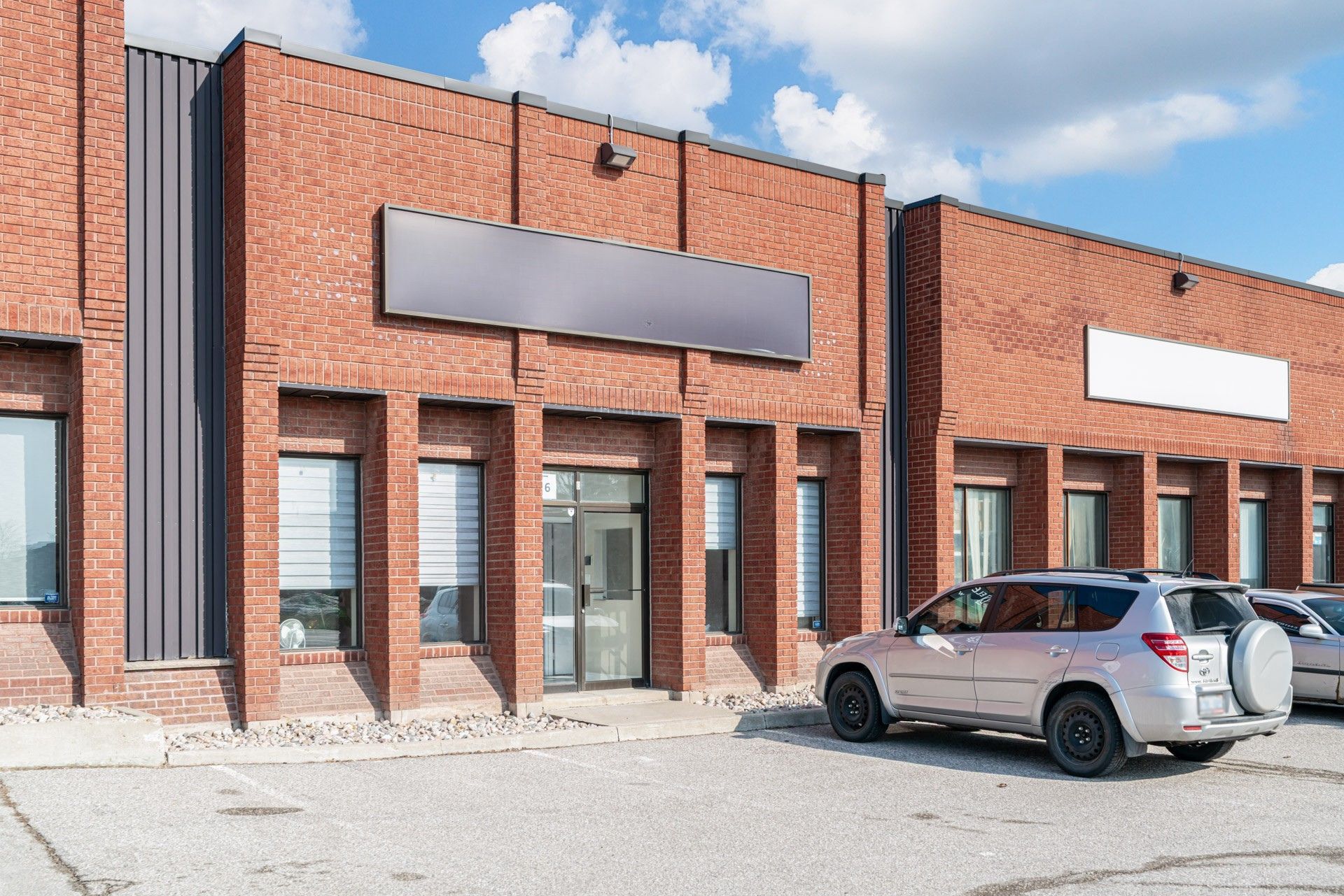 176 Rivermede Road 6, Vaughan, On L4k 3m7