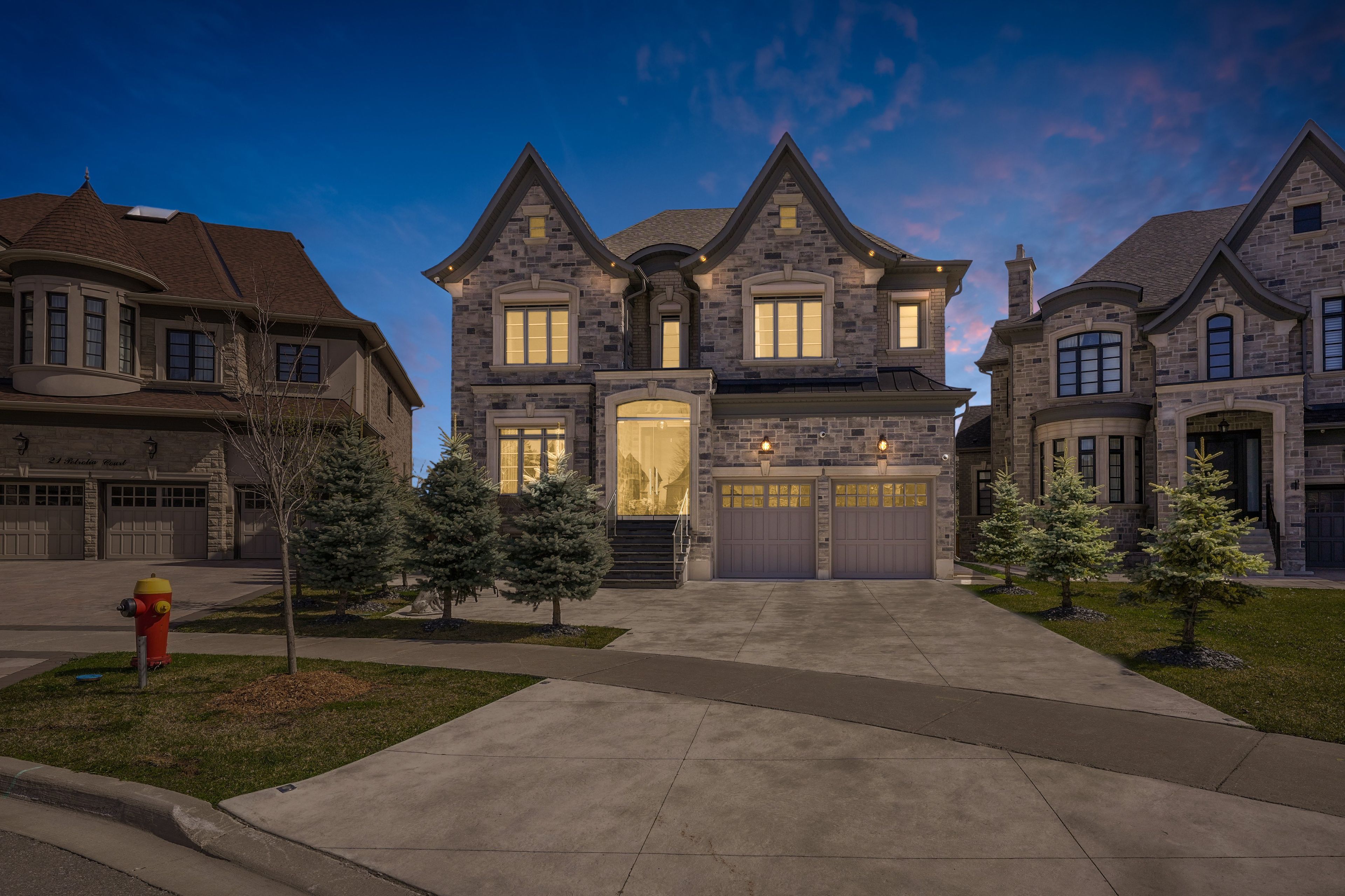 19 Petrolia Court, Richmond Hill, On L4c 0c2