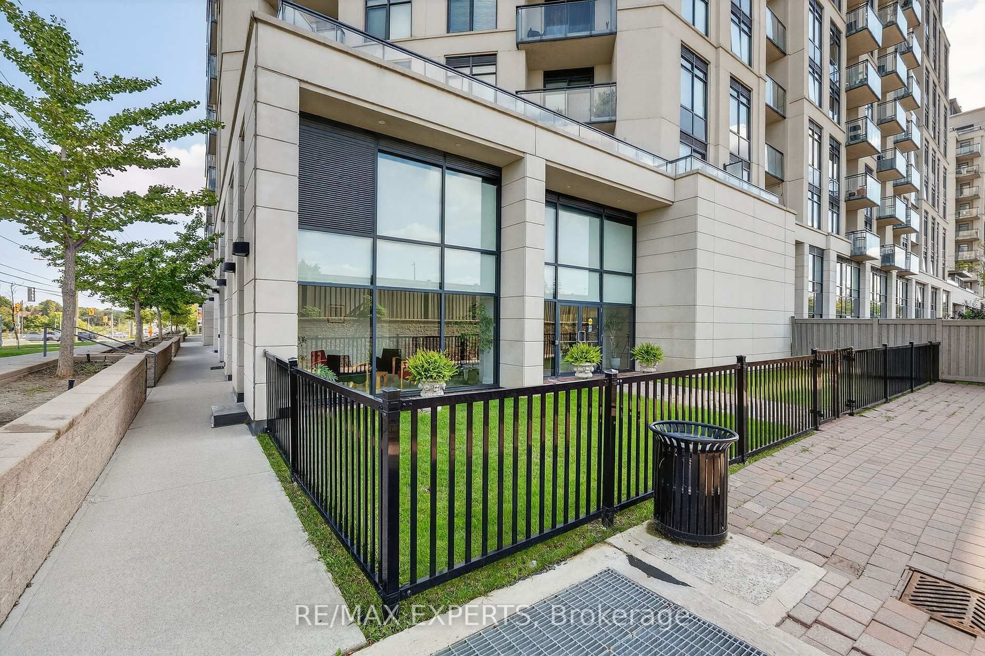 12 Woodstream Boulevard 6, Vaughan, On L4l 8c3