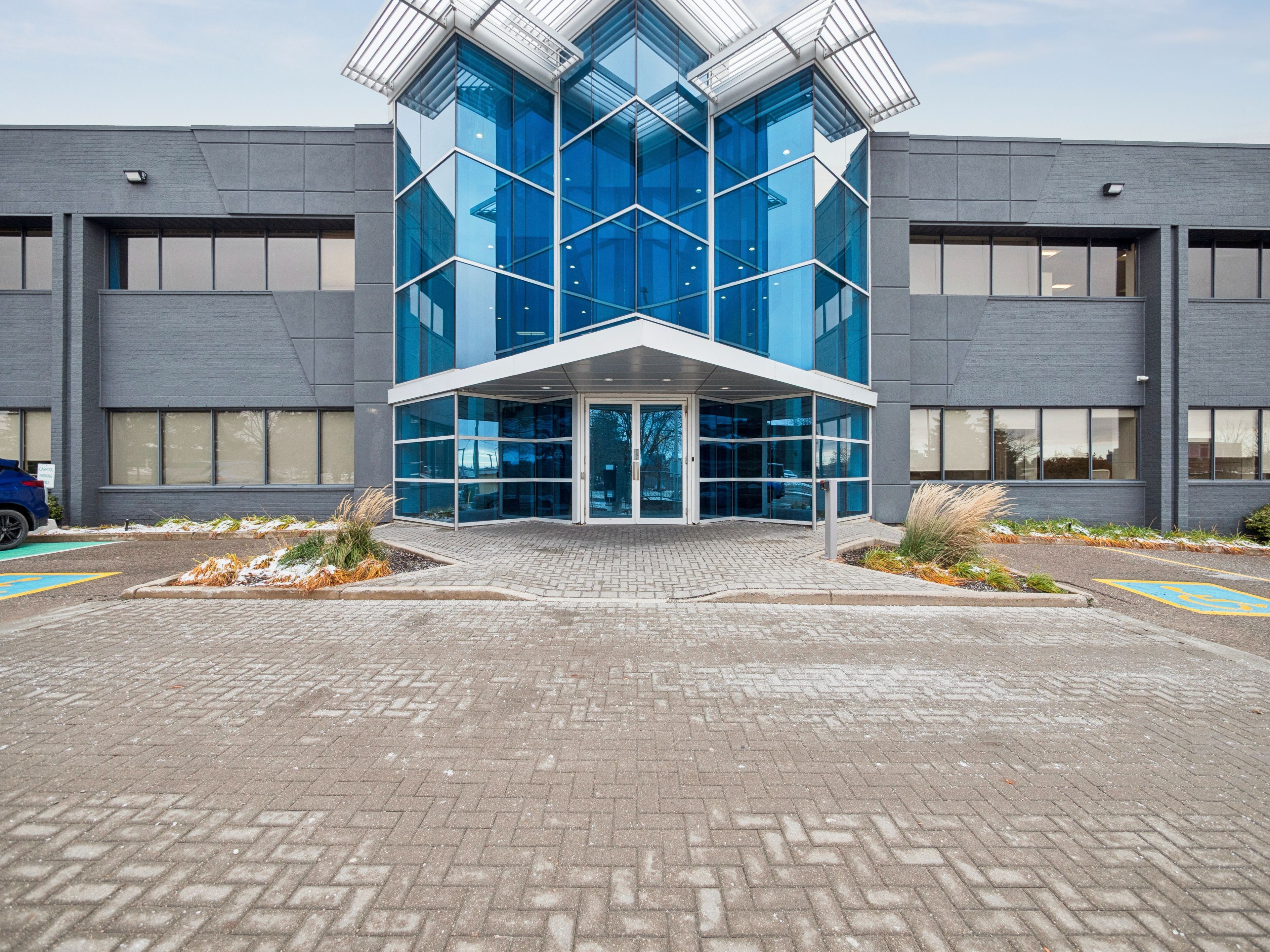 55 Renfrew Drive, Markham, On L3r 8h3