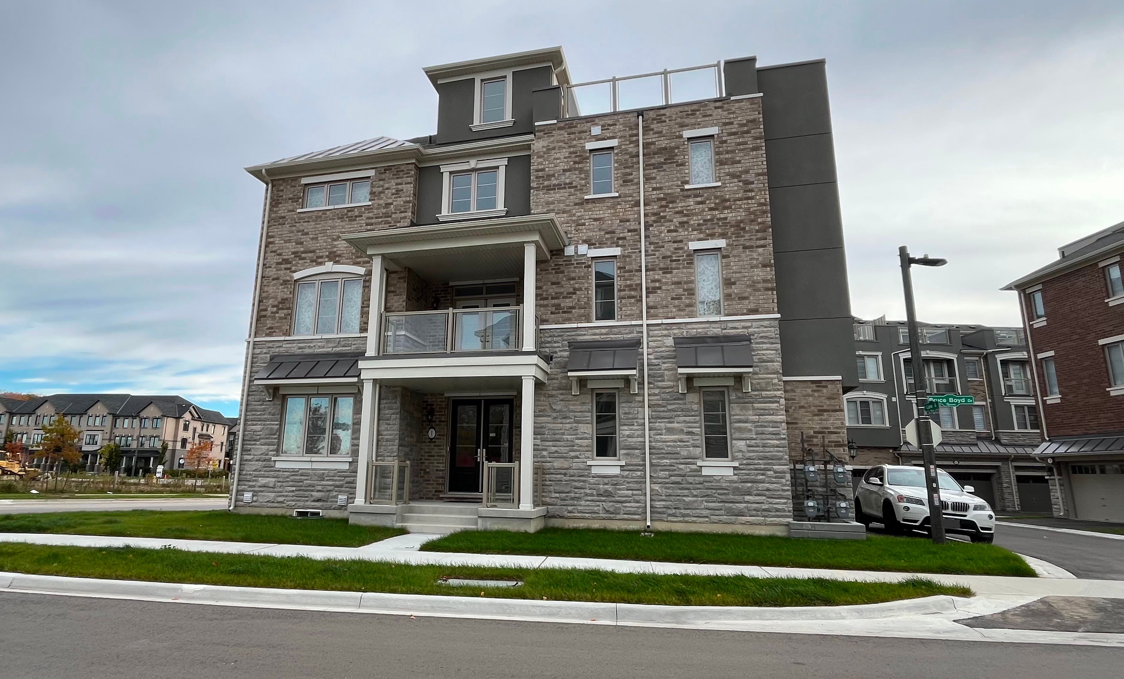 1 Bruce Boyd Drive, Markham, On L6b 1r3