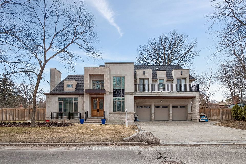 12 Miner Circle, Markham, On L3r 1y1