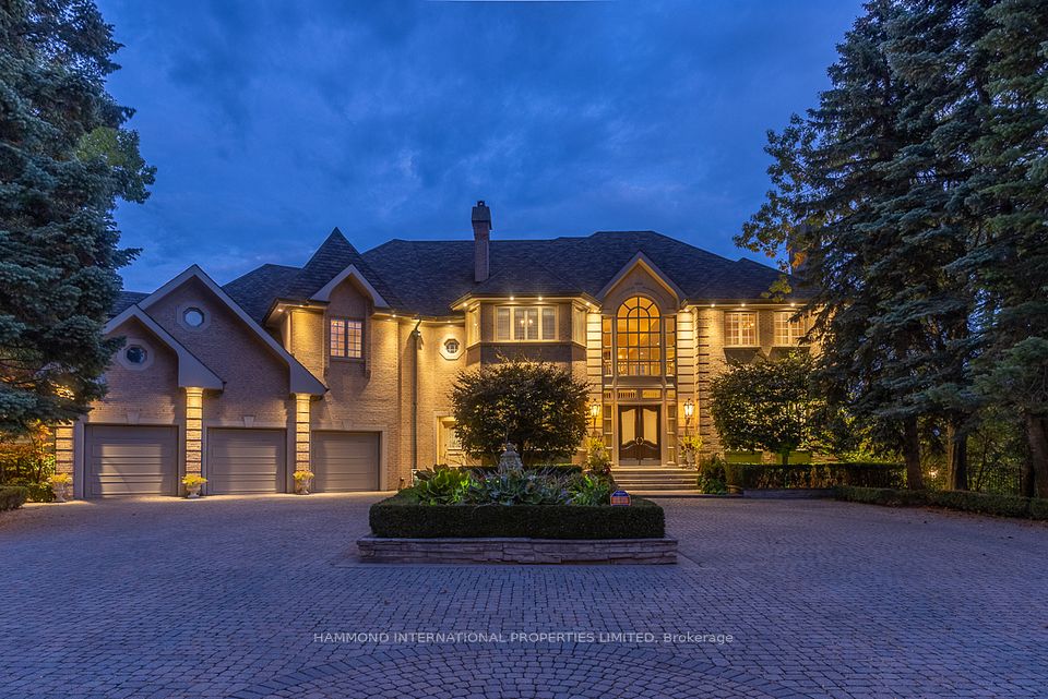 48 Old Park Lane, Richmond Hill, On L4b 2l3