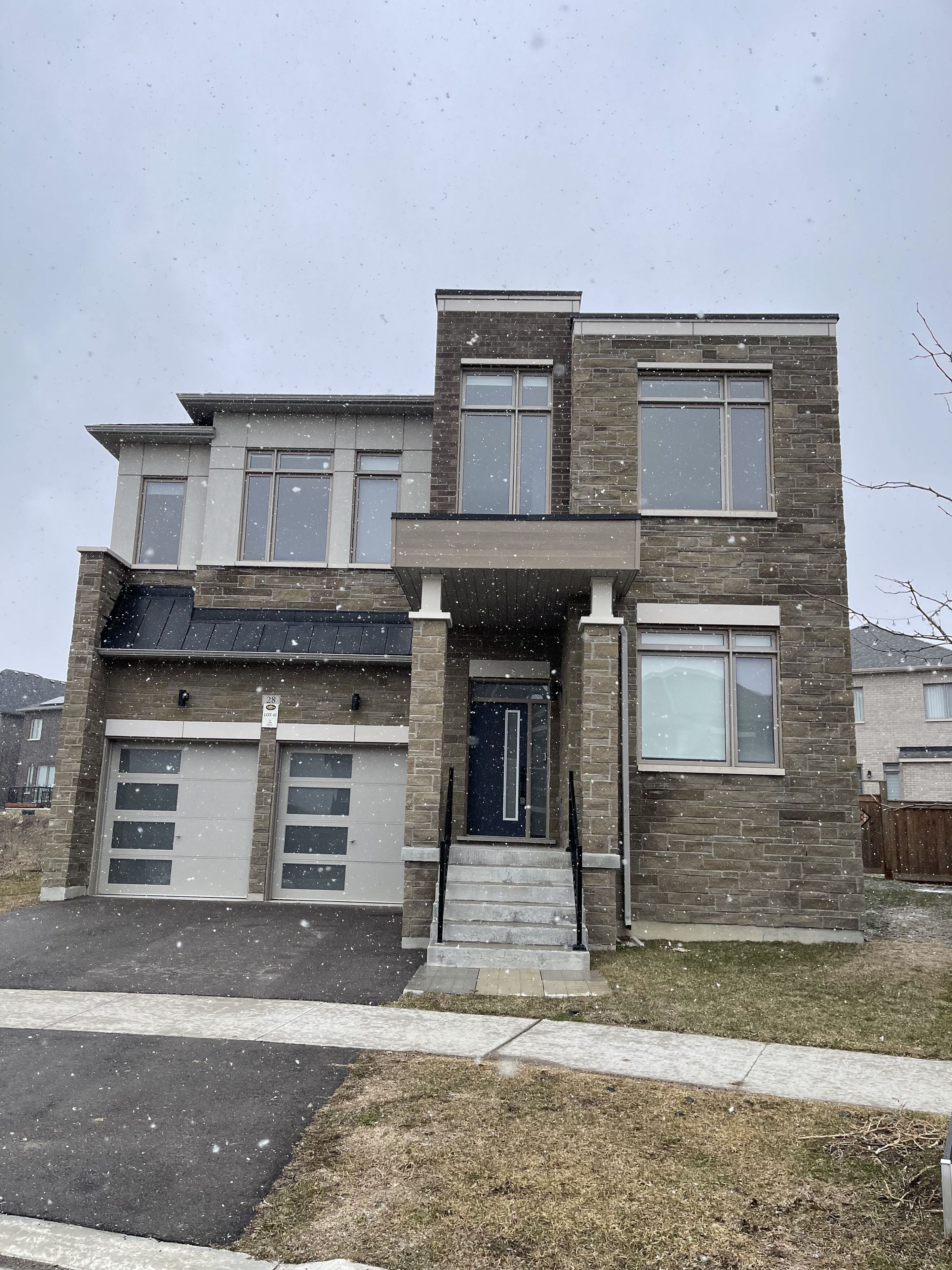 28 Tipp Drive, Richmond Hill, On L4e 1j3
