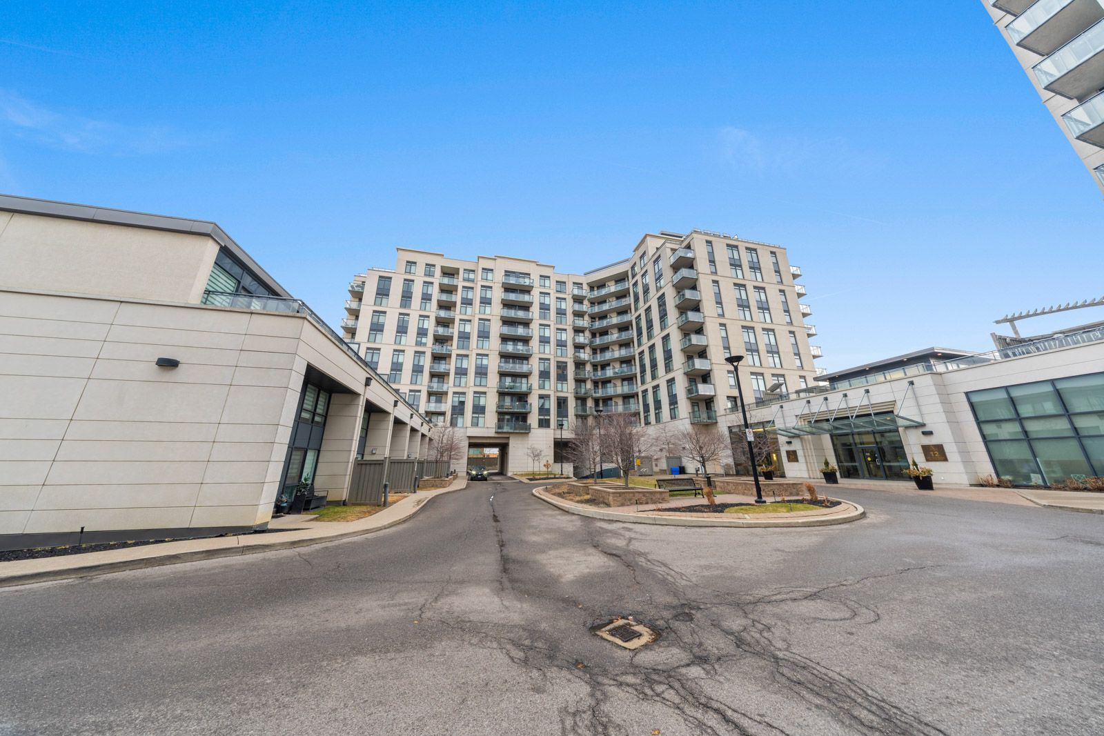 24 Woodstream Boulevard 315, Vaughan, On L4l 8c4