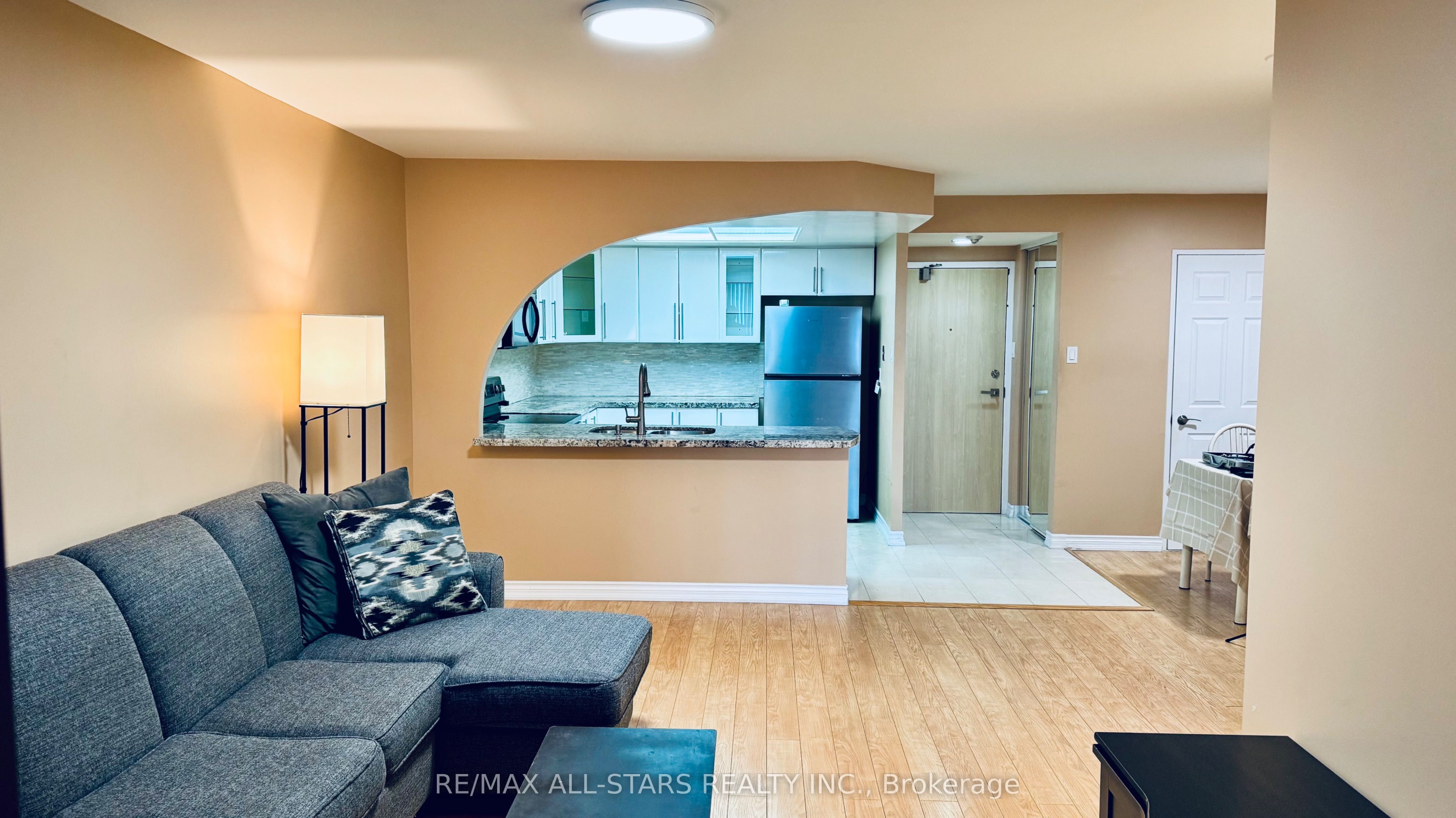 7601 Bathurst Street 402, Vaughan, On L4j 4h5