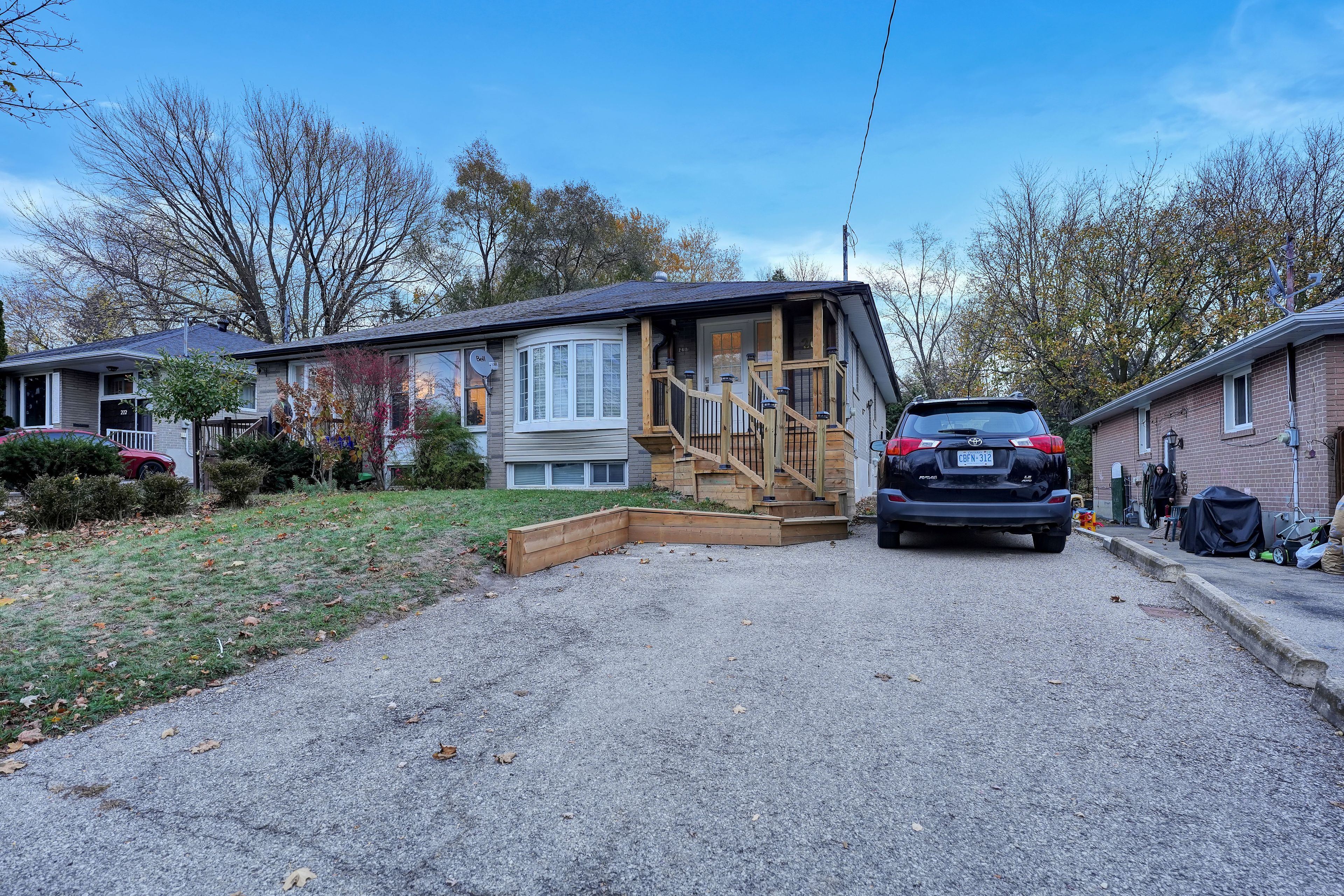 268 Penn Avenue Basement, Newmarket, On L3y 2s6