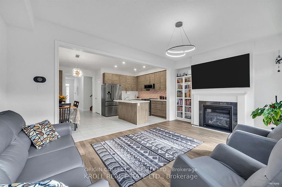26 Frederick Taylor Way, East Gwillimbury, On L0g 1m0