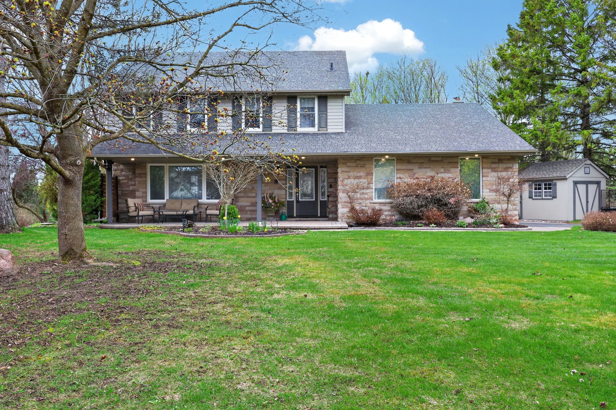 8 Grant Court, East Gwillimbury, On L0g 1r0