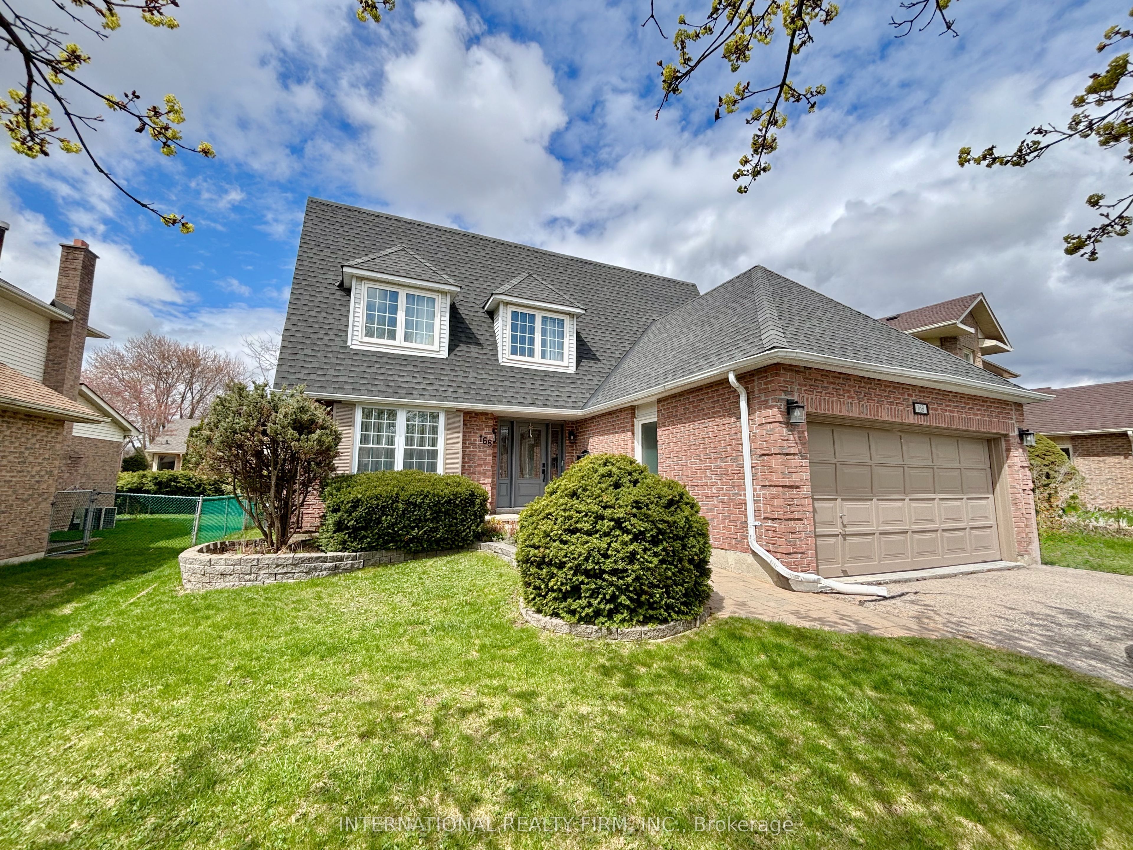 168 Willow Lane, Newmarket, On L3y 4j3