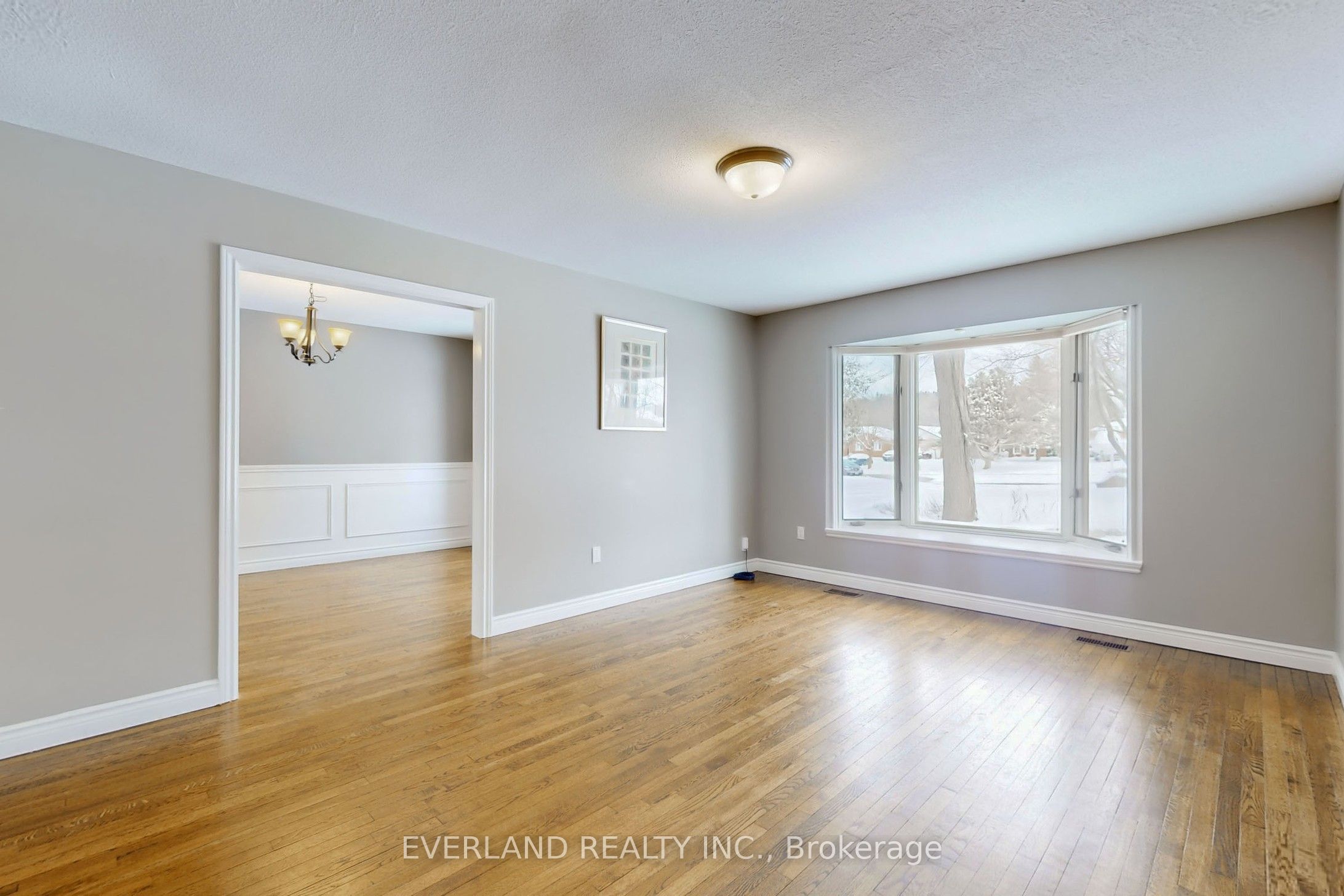 173 Thompson Drive, East Gwillimbury, On L9n 1e2