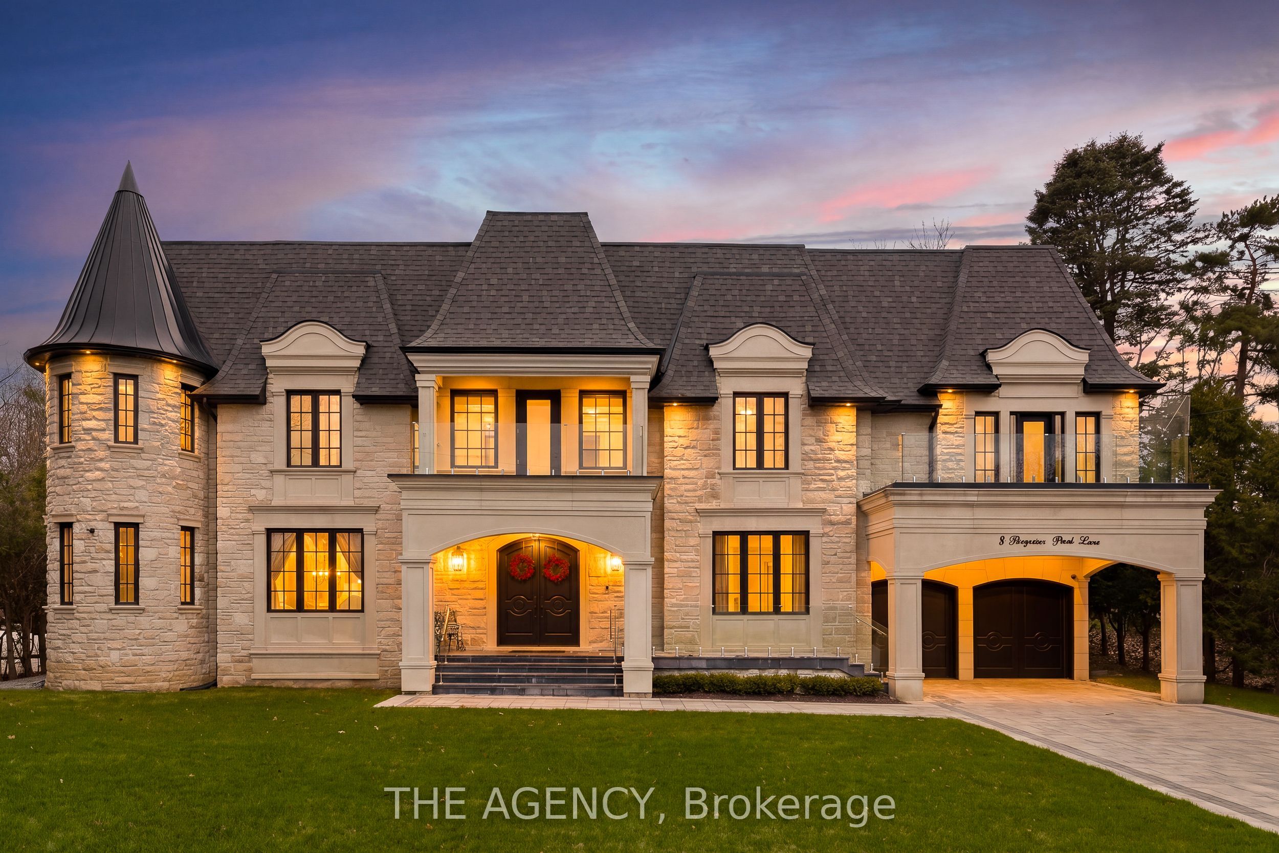 8 Bayview Park Lane, Richmond Hill, On L4e 3g1