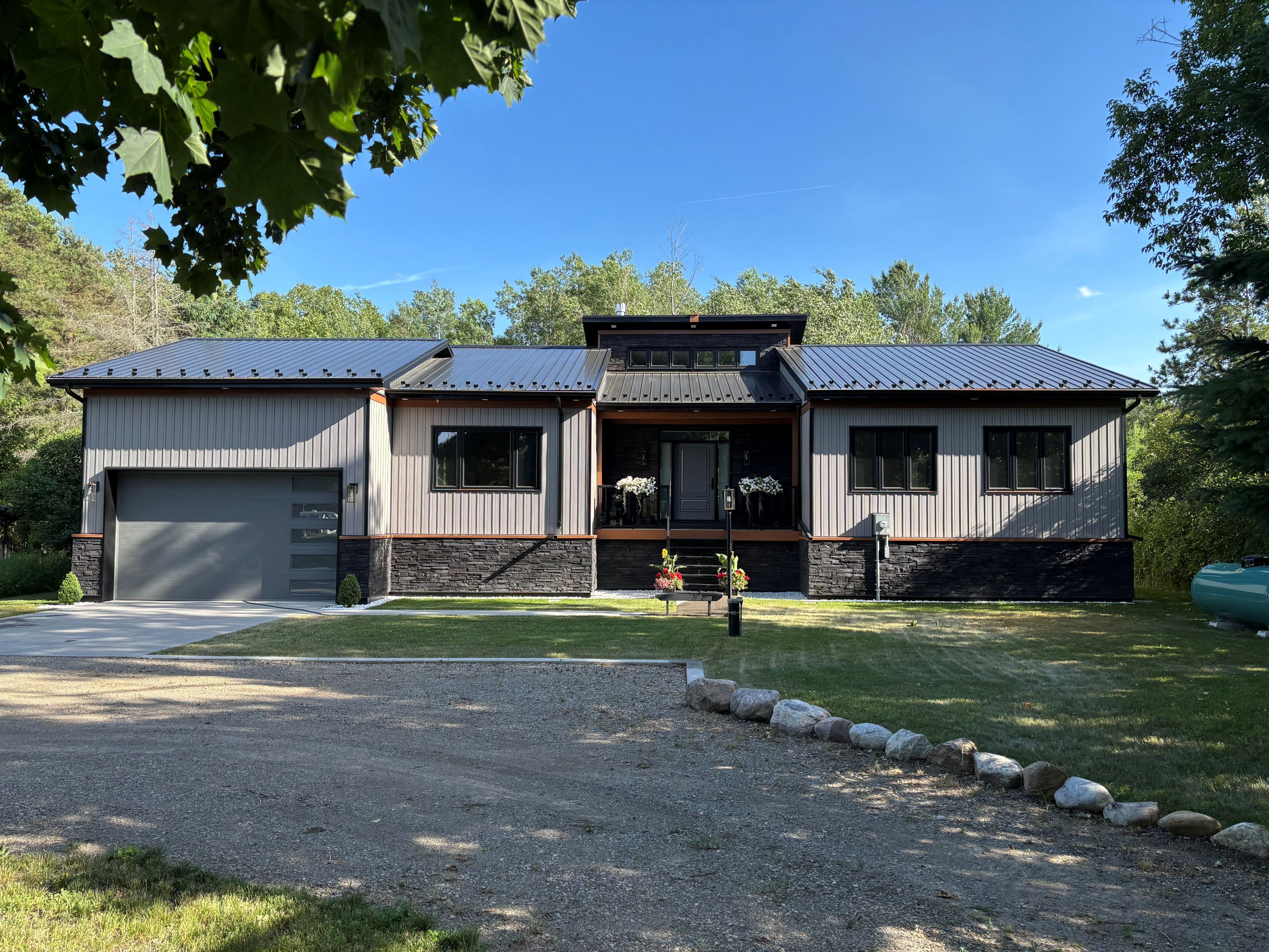 9243 County Road 1, Adjala-Tosorontio, On L0n 1p0