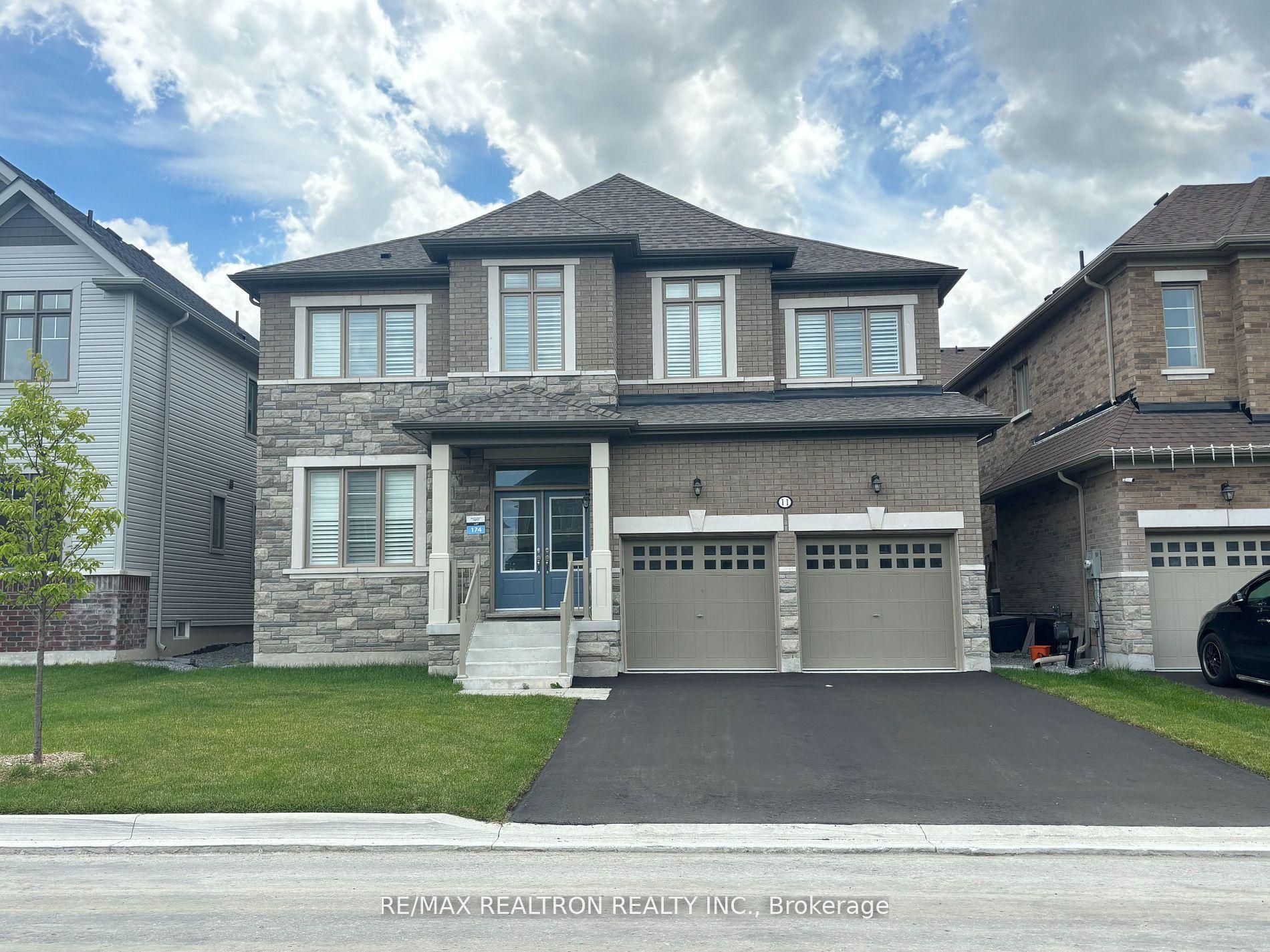 11 Father Muckle Avenue, Georgina, On L4p 0s4