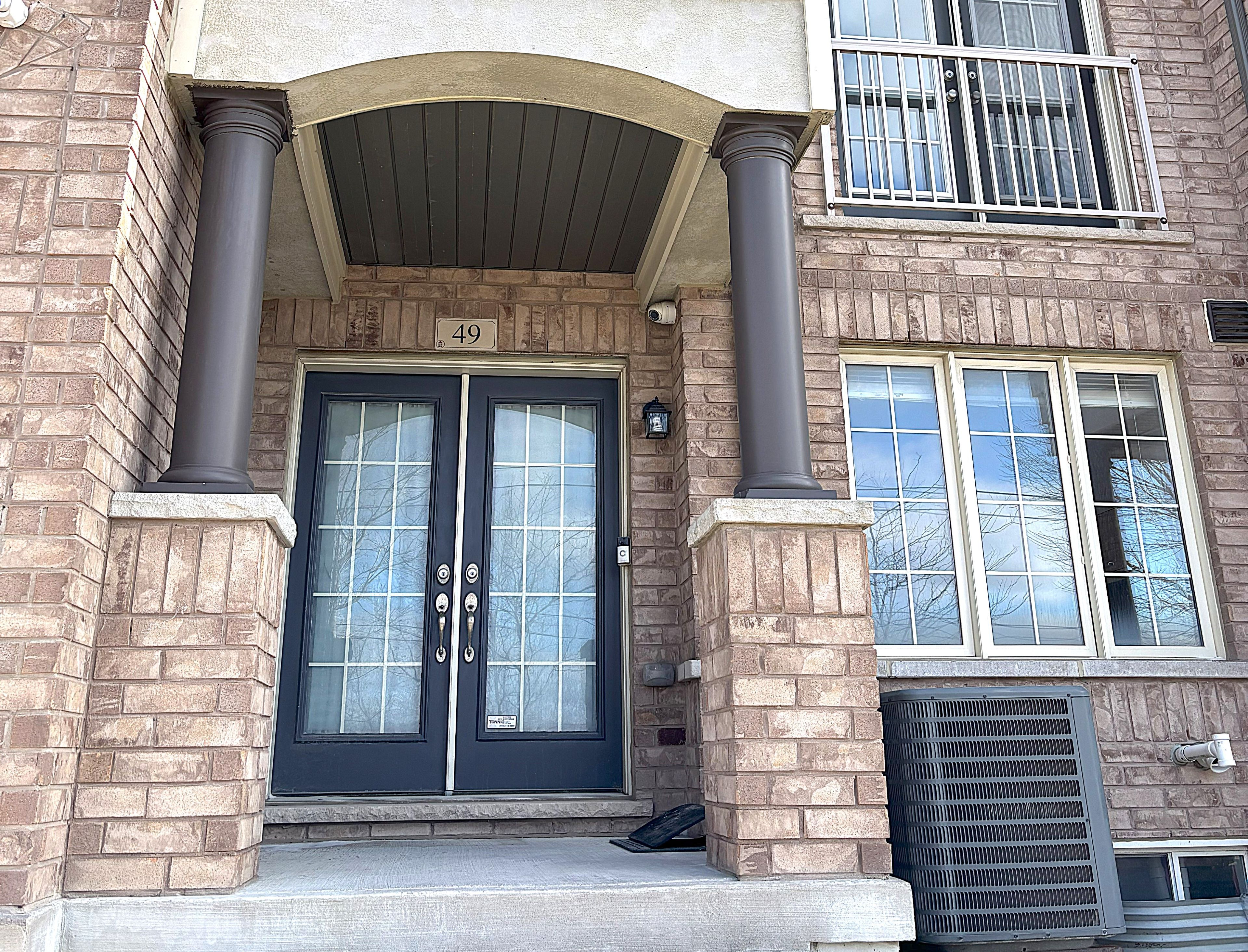 49 Memon Place, Markham, On L6e 0s1