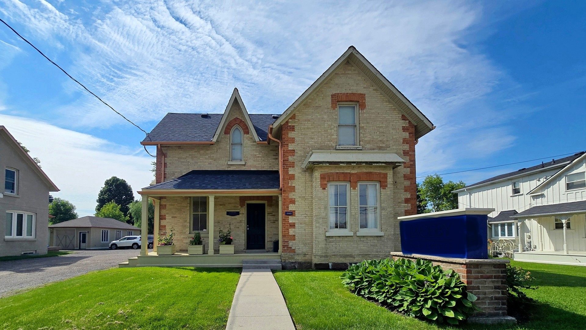 2169 King Road, King, On L7b 1a6