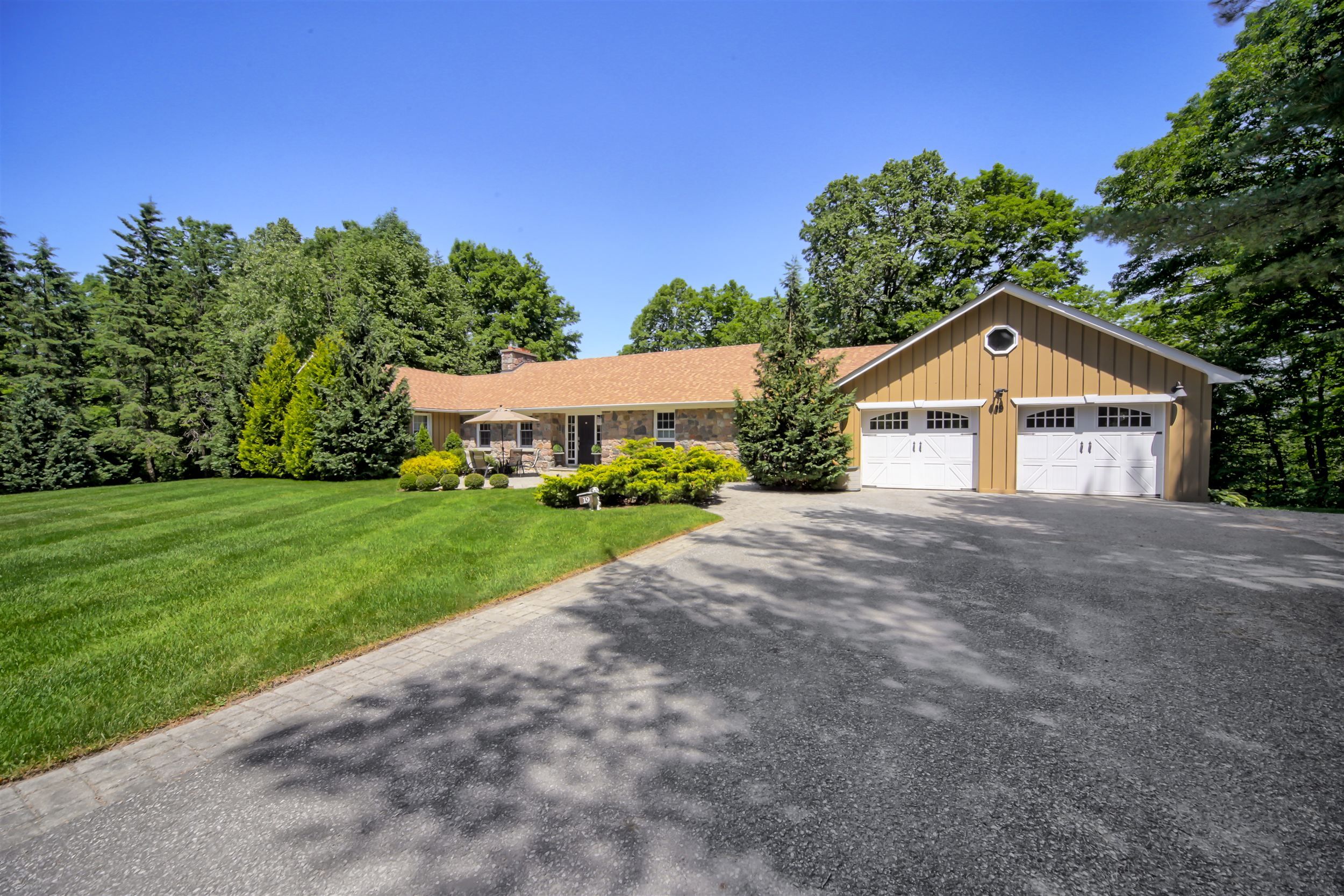 19 Bristol Sands Crescent, Uxbridge, On L9p 0g1