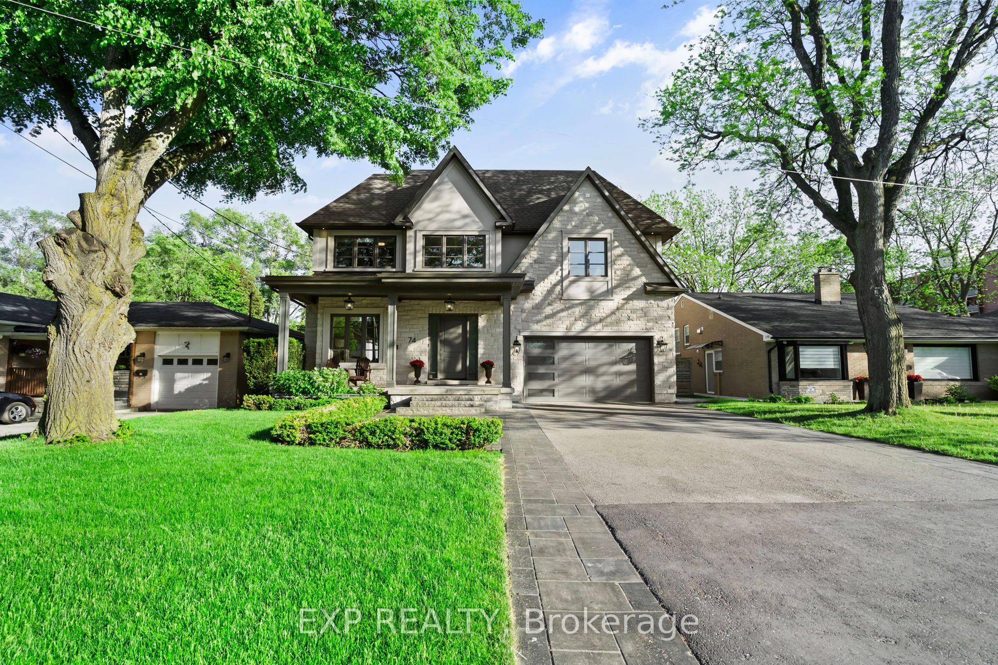 74 Bedford Park Avenue, Richmond Hill, On L4c 2n8