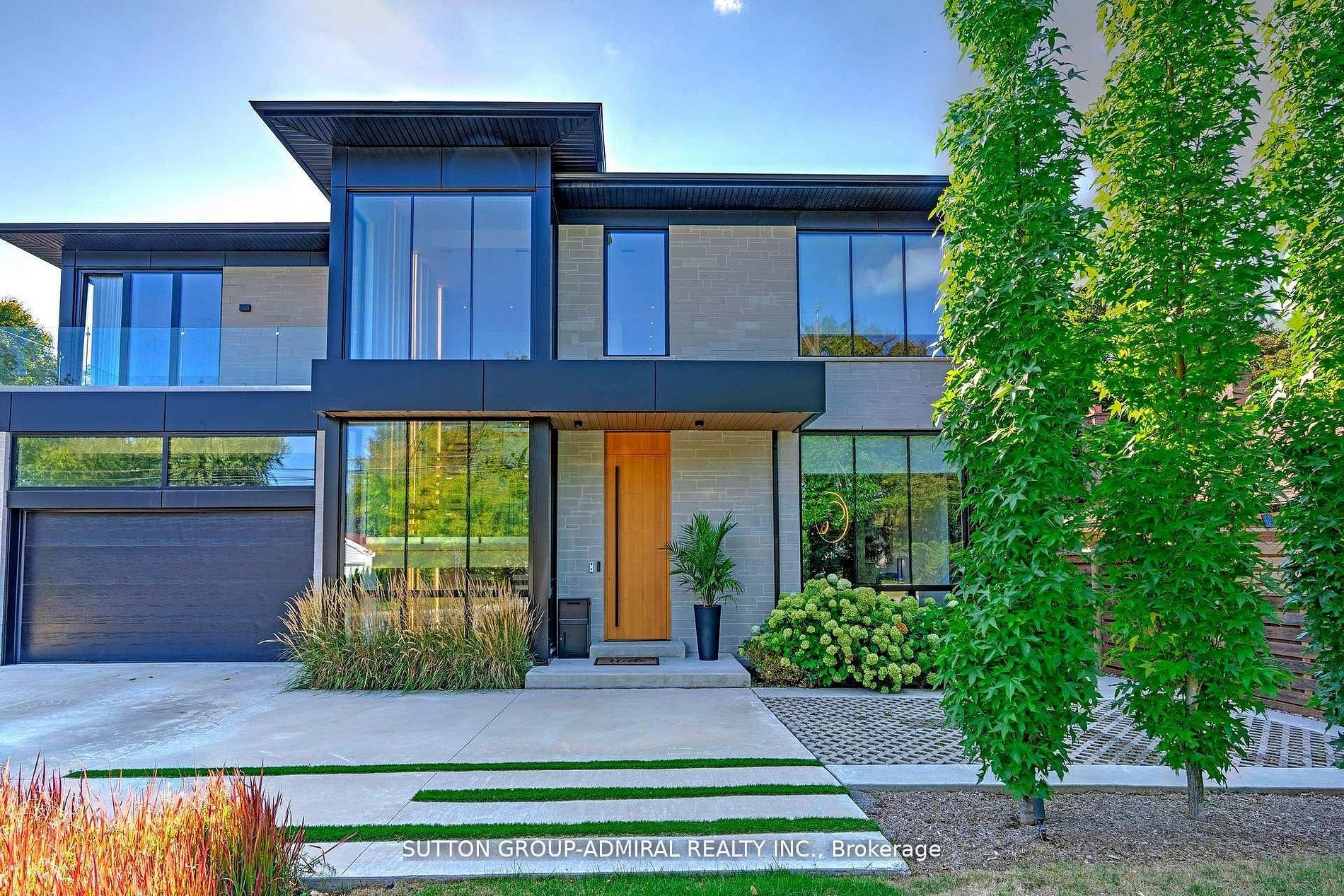 126 Wood Lane, Richmond Hill, On L4c 4w1