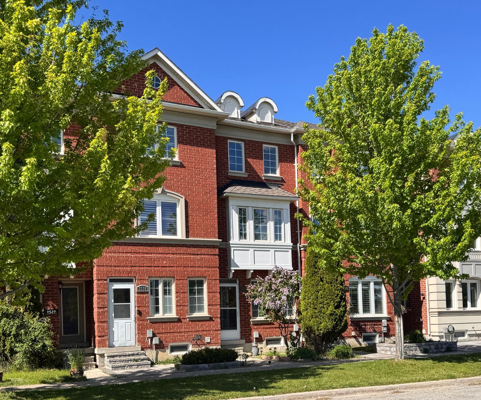 2516 Bur Oak Avenue, Markham, On L6b 1h2