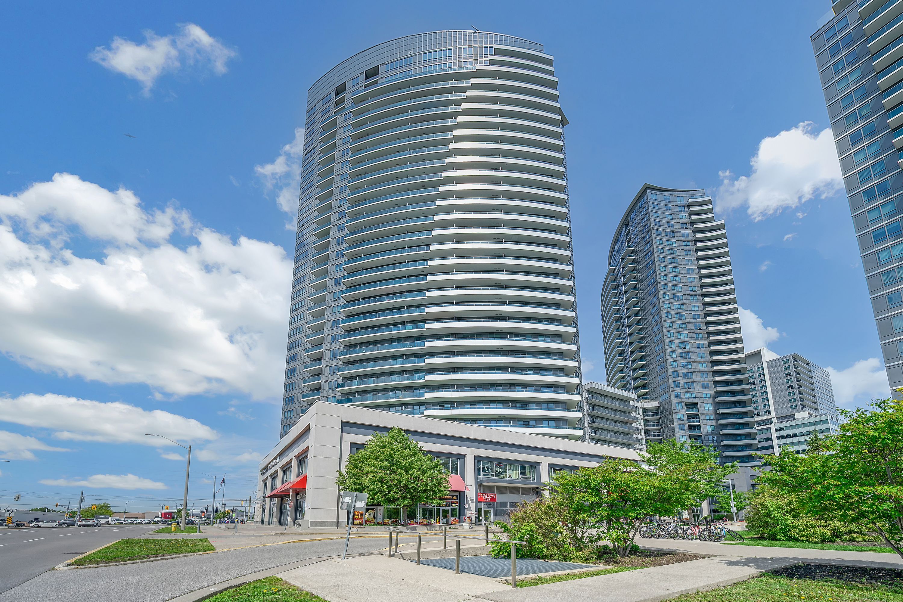 7161 Yonge Street 1525, Markham, On L3t 0c8