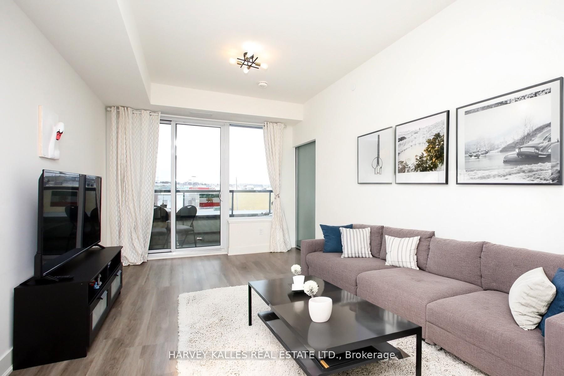 185 Deerfield Road 305, Newmarket, On L3y 0g7
