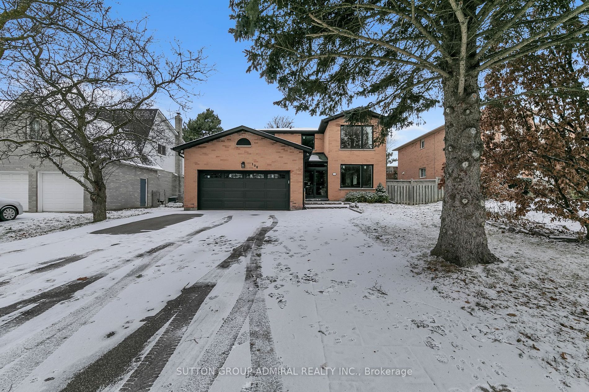 108 Cardinal Crescent, Newmarket, On L3y 5y6