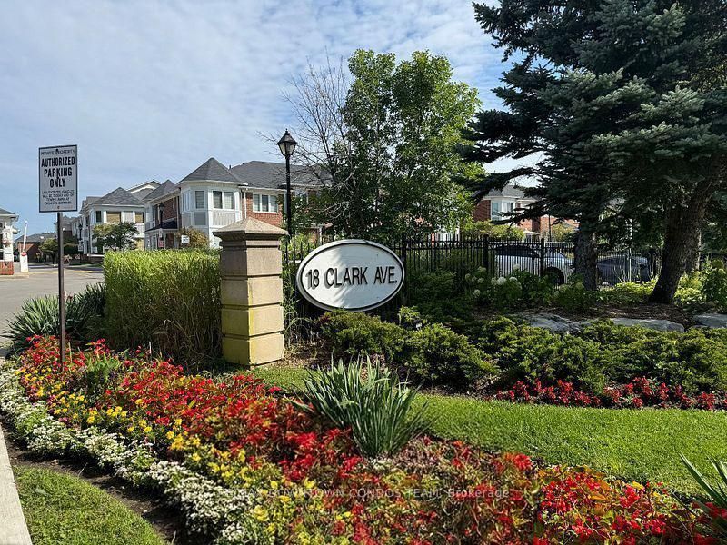 18 Clark Avenue W 154, Vaughan, On L4j 8h1