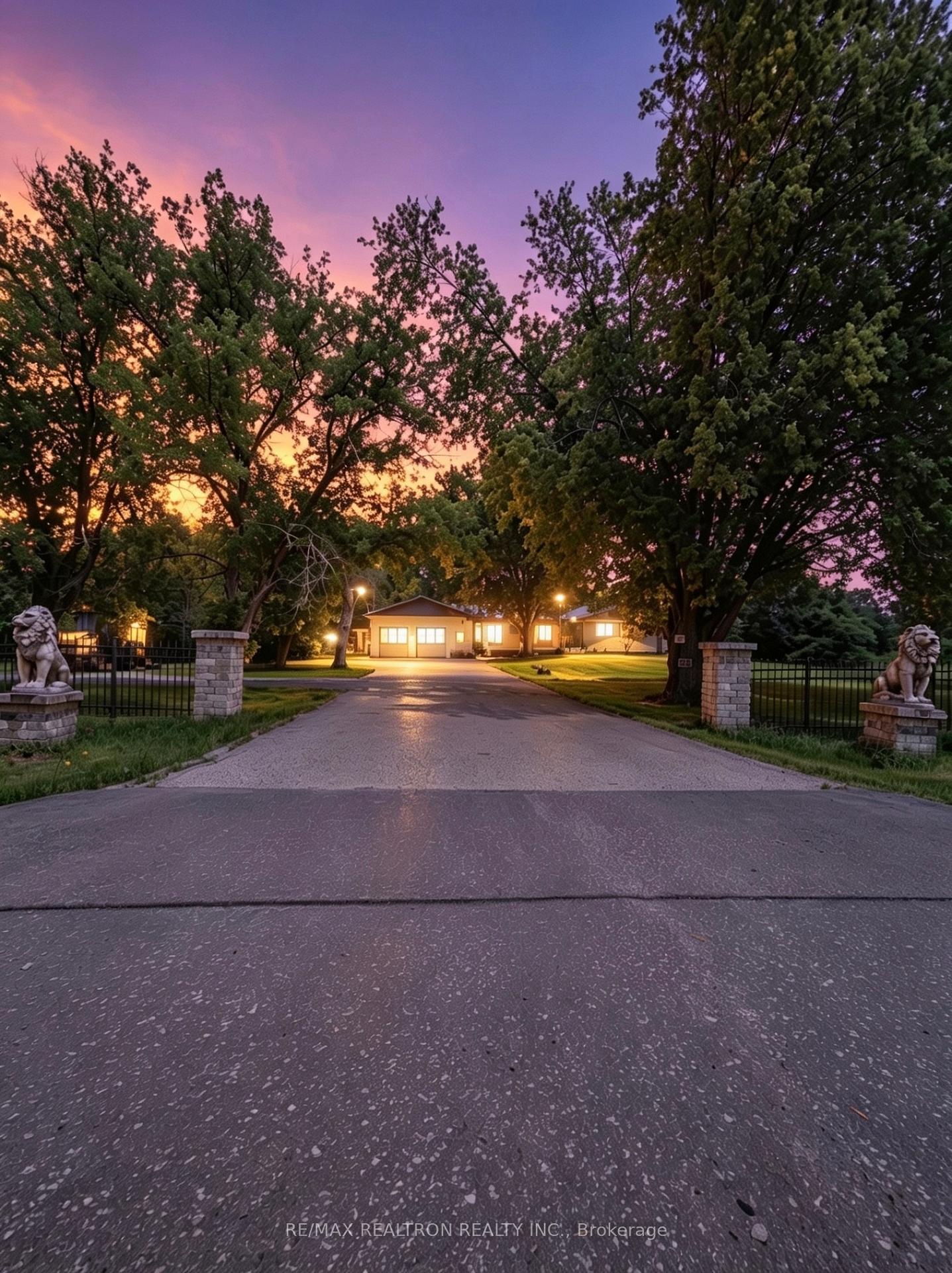 22305 Kennedy Road, East Gwillimbury, On L0g 1r0