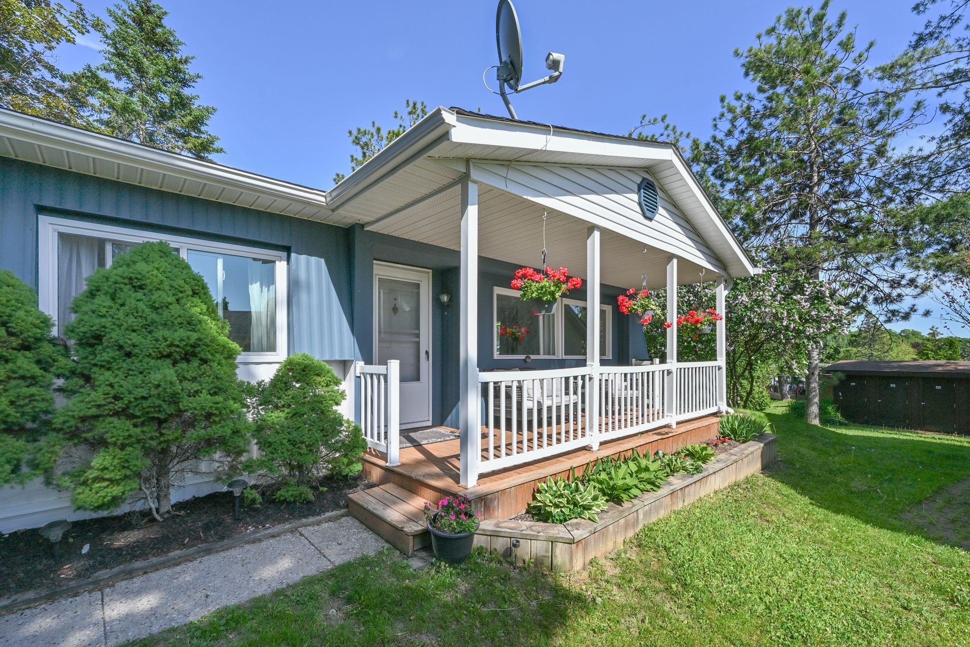 13 Hawthorne Drive, Innisfil, On L9s 1p7