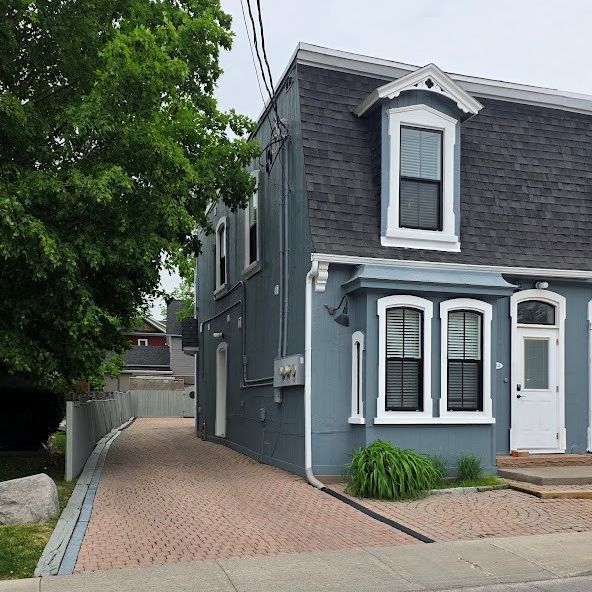 10 Centre Street, Markham, On L3p 2n8